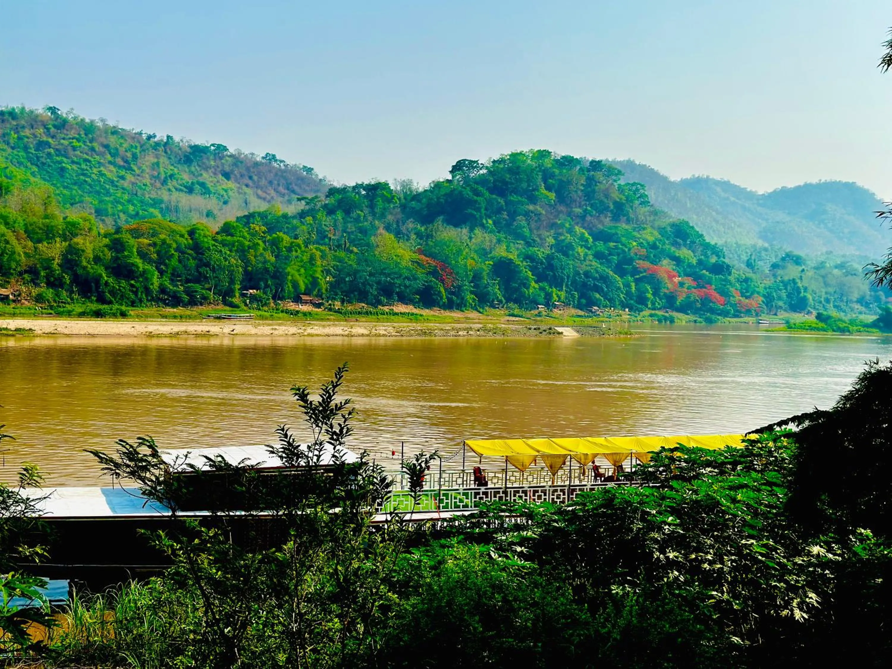 Restaurant/places to eat in Villa Phonethip Mekong Riverside