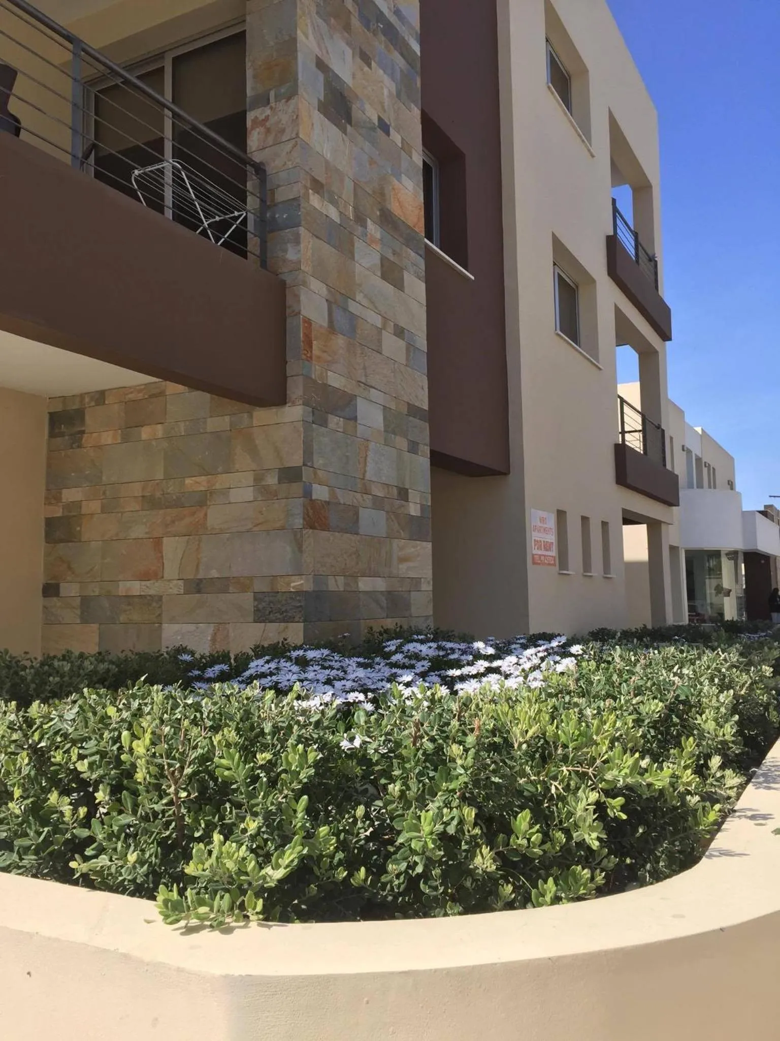 Facade/entrance in Niro Apartments
