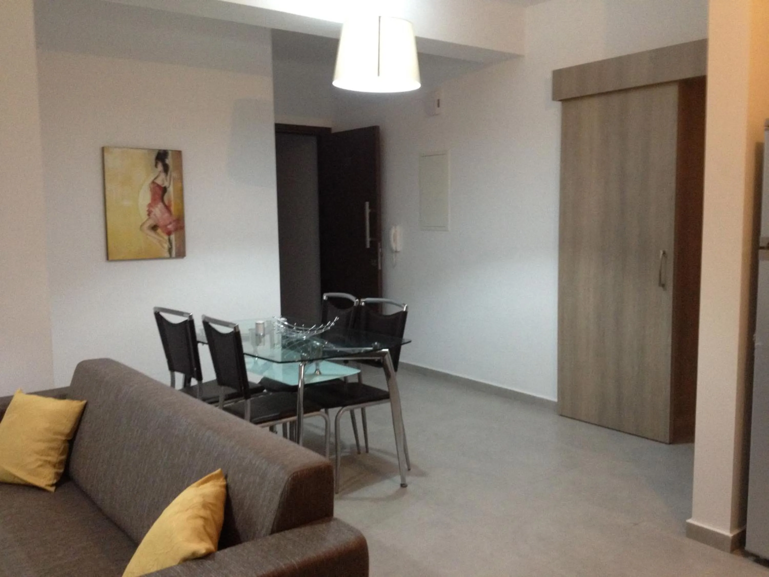Dining area in Niro Apartments
