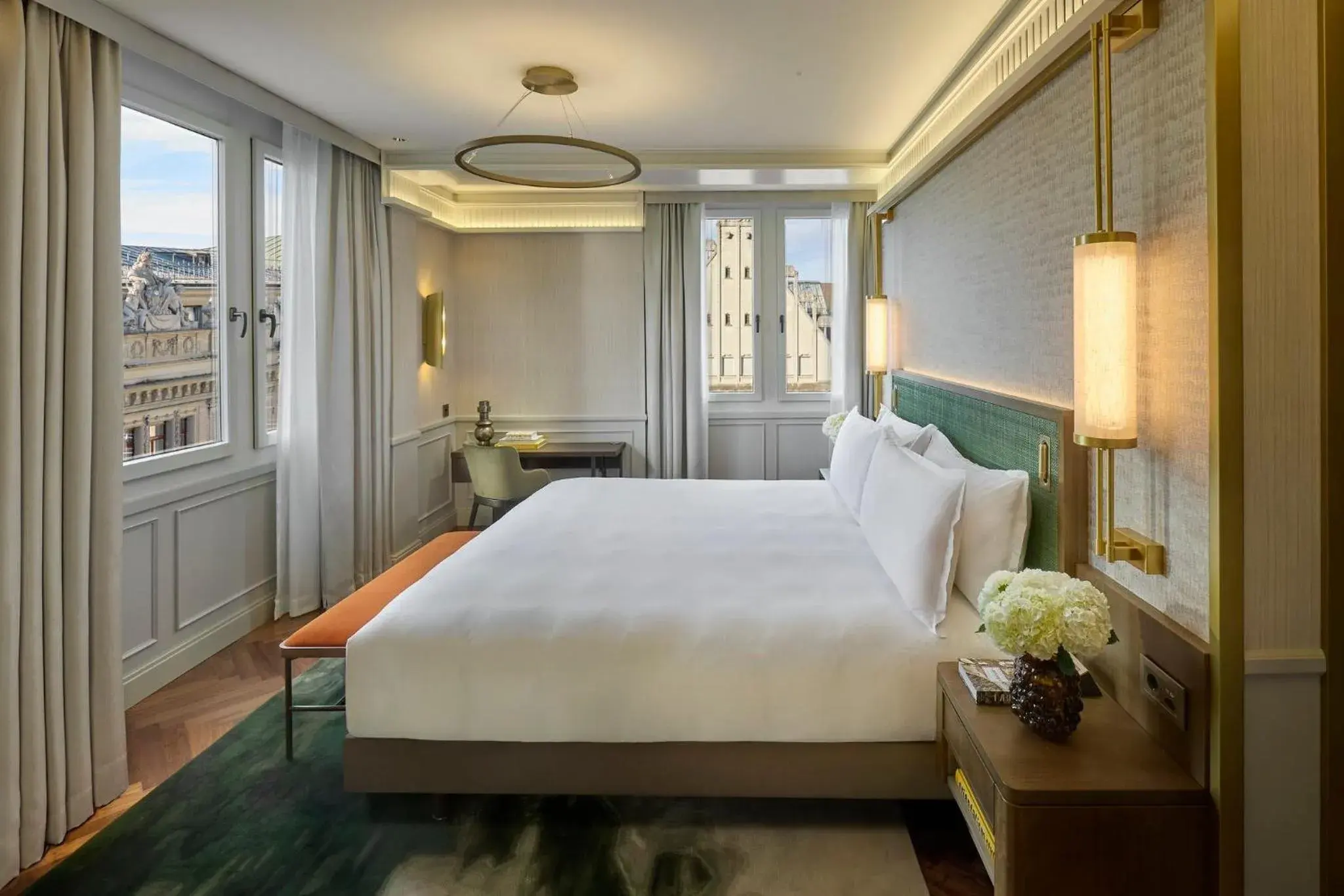 Property building, Bed in Mandarin Oriental Savoy, Zurich Property building, Bed in Mandarin Oriental Savoy, Zurich