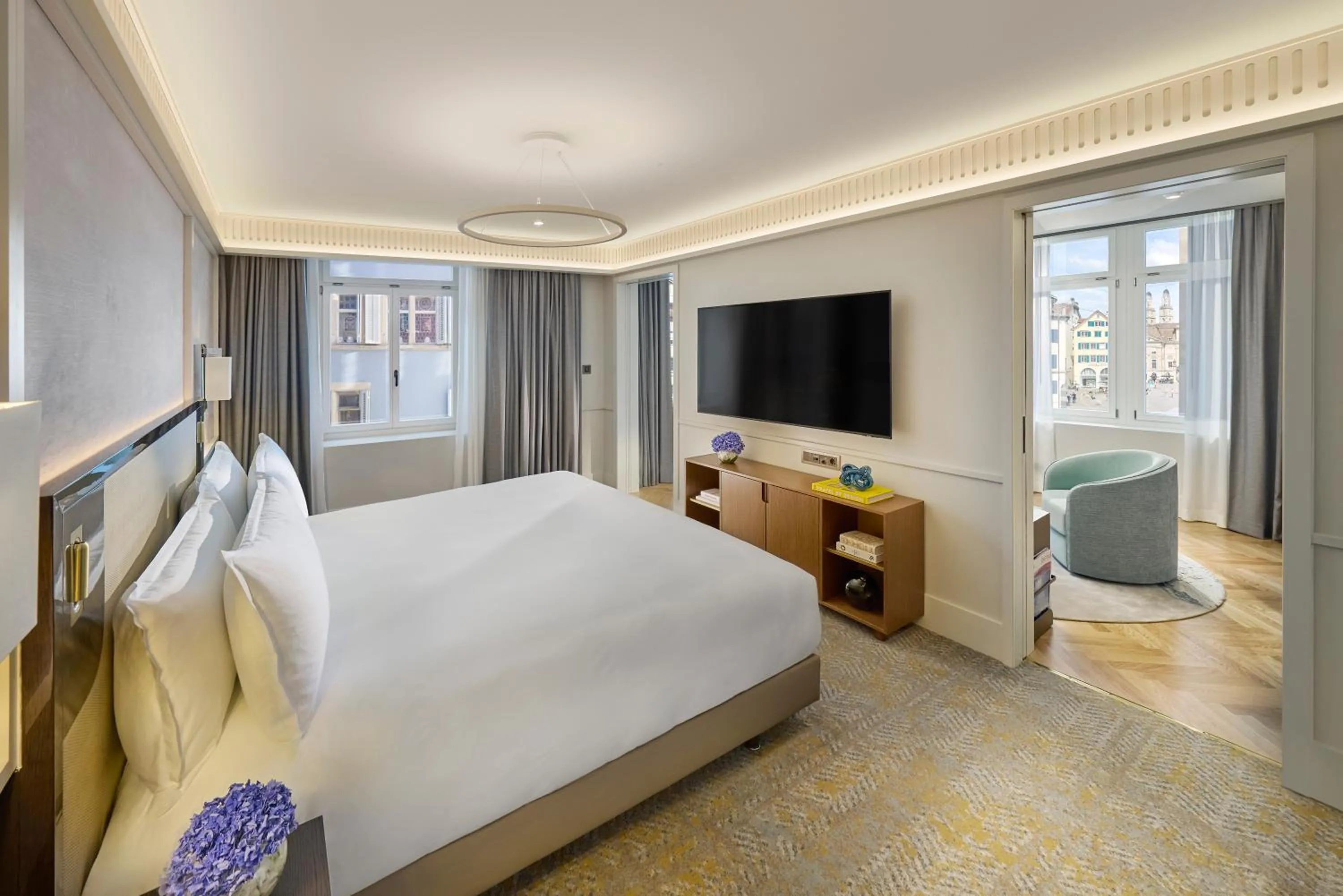 Bed in Mandarin Oriental Savoy, Zurich