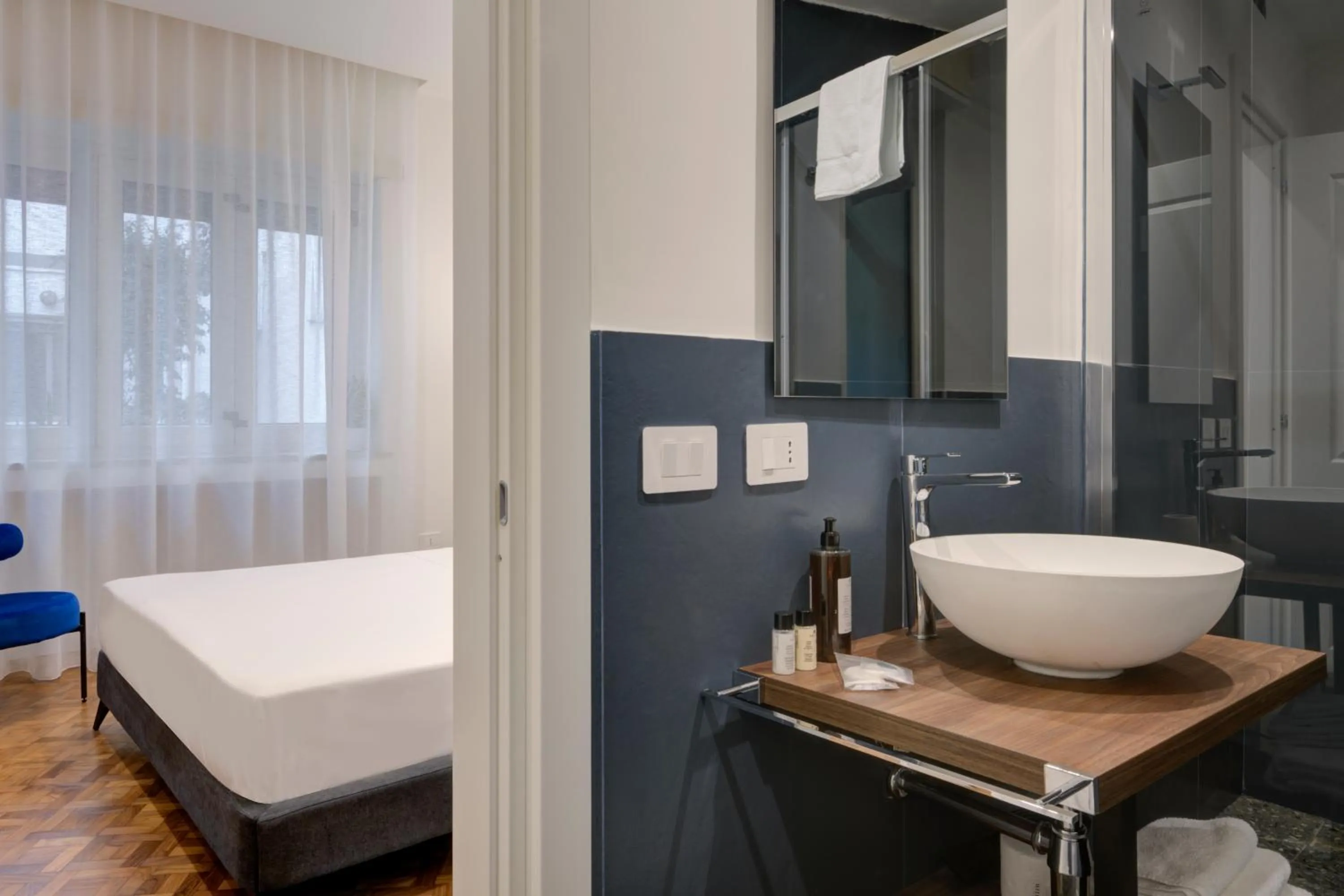 Bed in Well Suites - Piazza dei Martiri