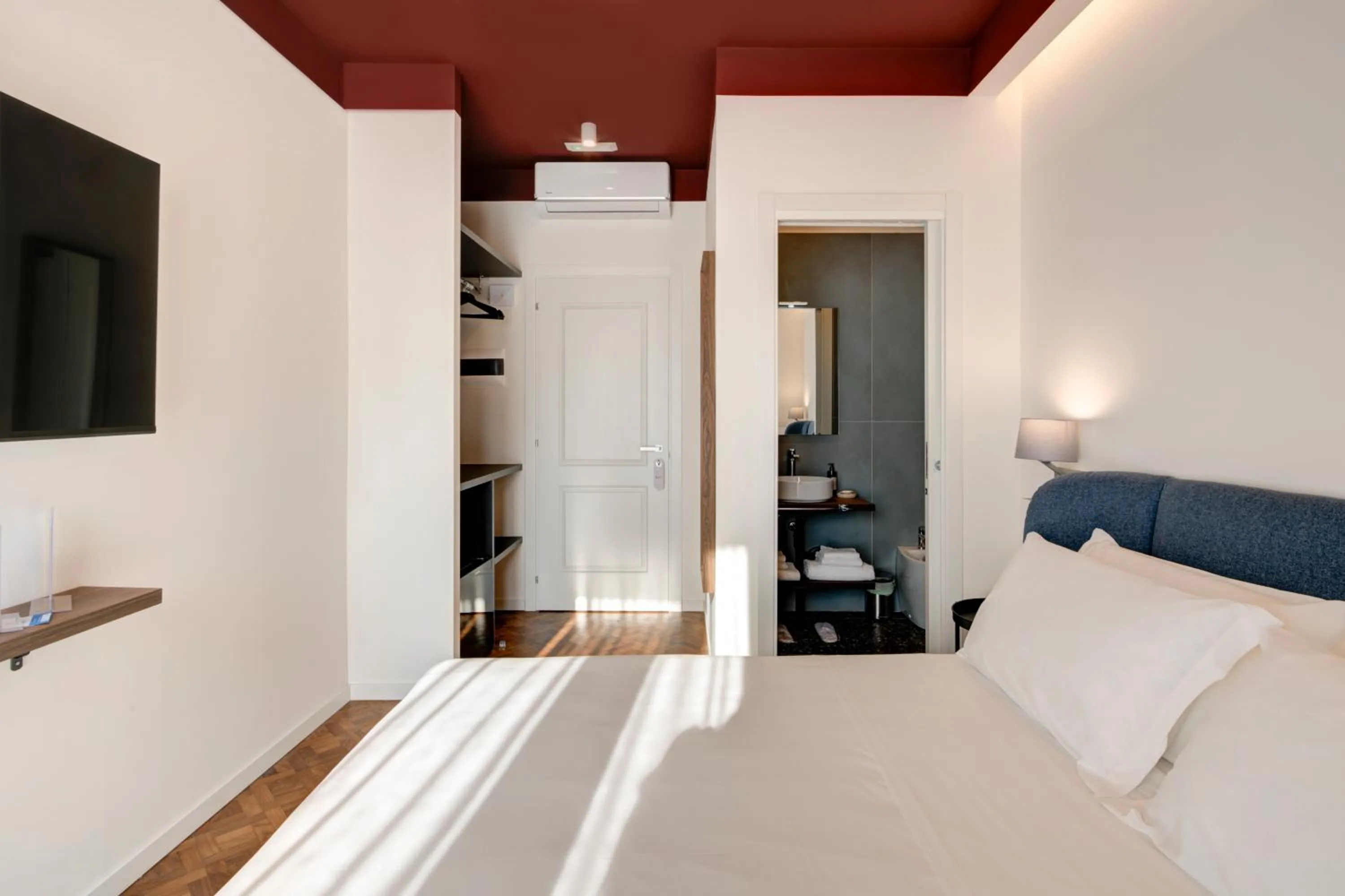 Bed in Well Suites - Piazza dei Martiri