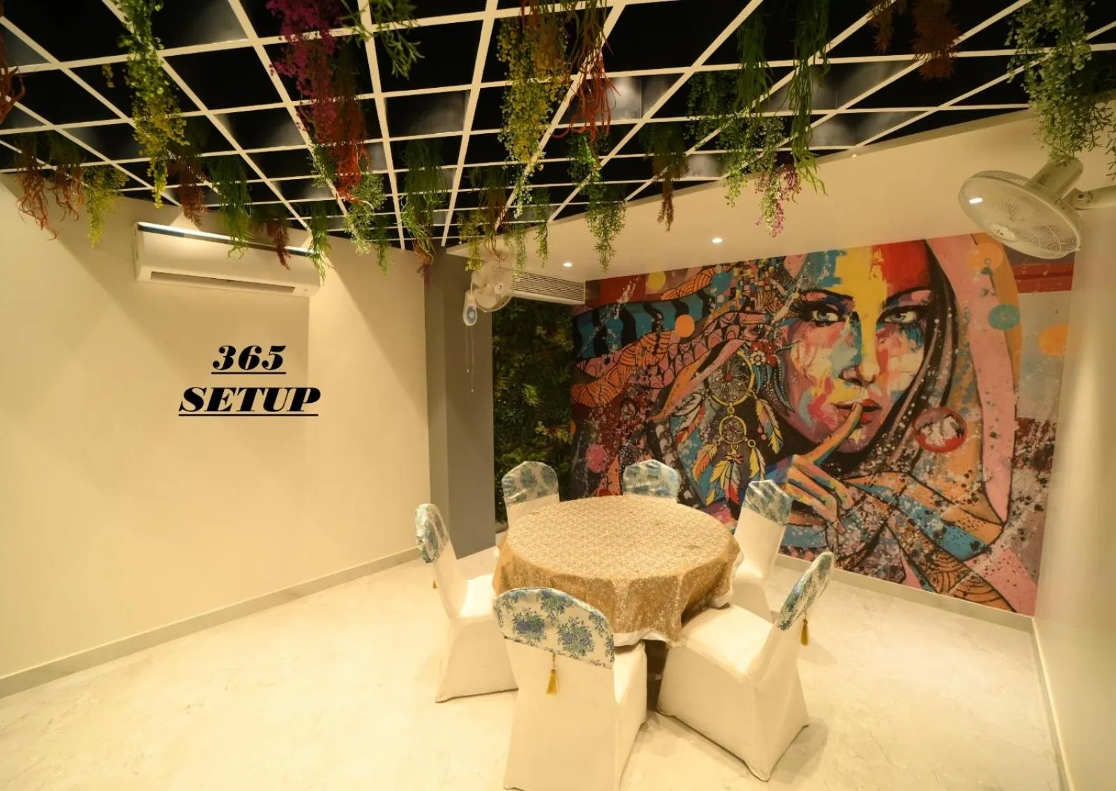 Seating area in Hotel Gold In Leaf