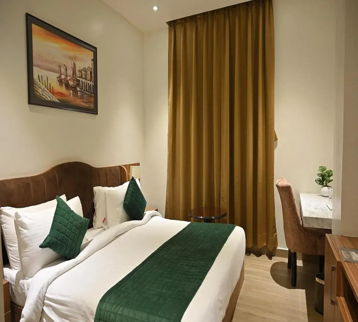 Bedroom, Bed in Hotel Gold In Leaf Bedroom, Bed in Hotel Gold In Leaf