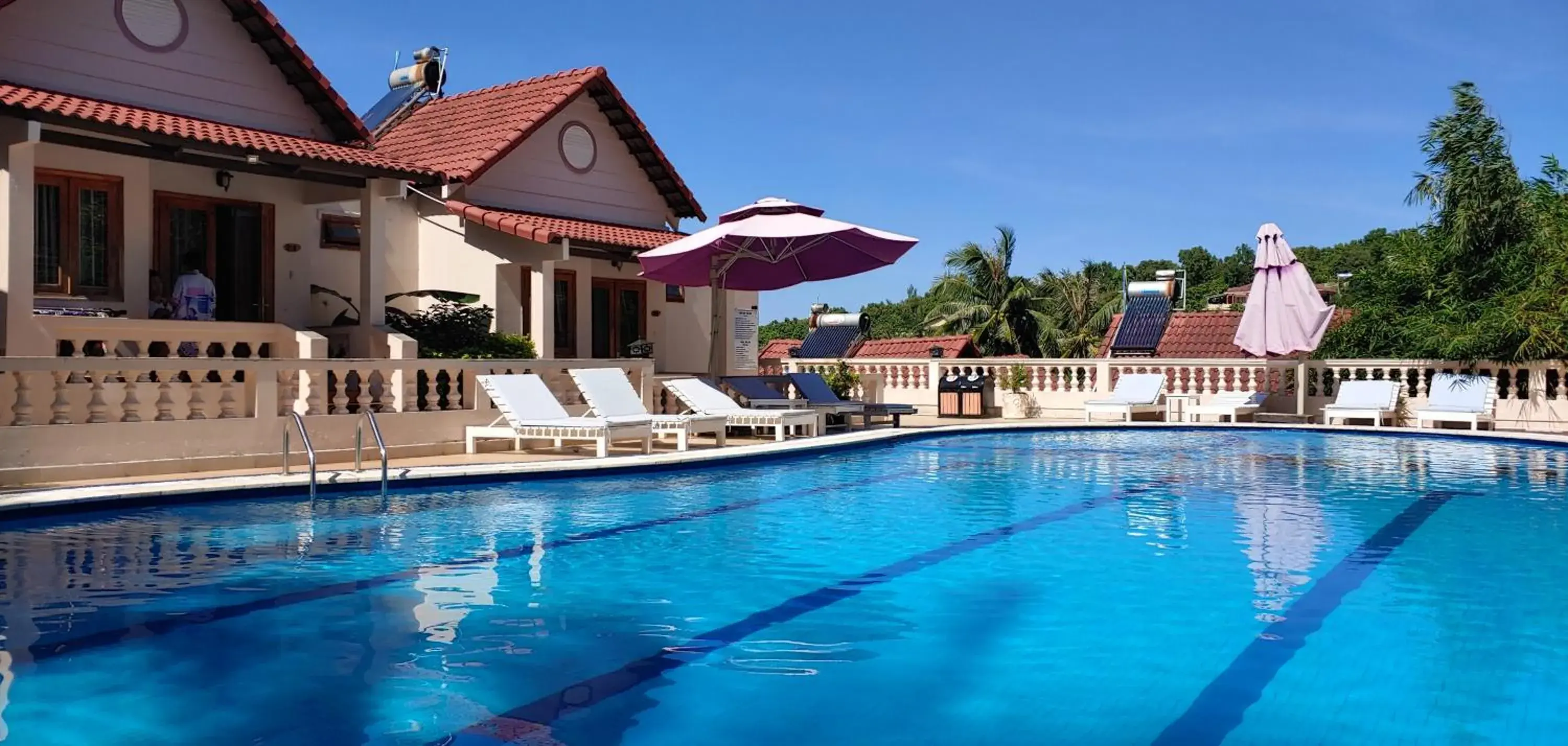 Property building in Hong Bin Bungalow Property building in Hong Bin Bungalow