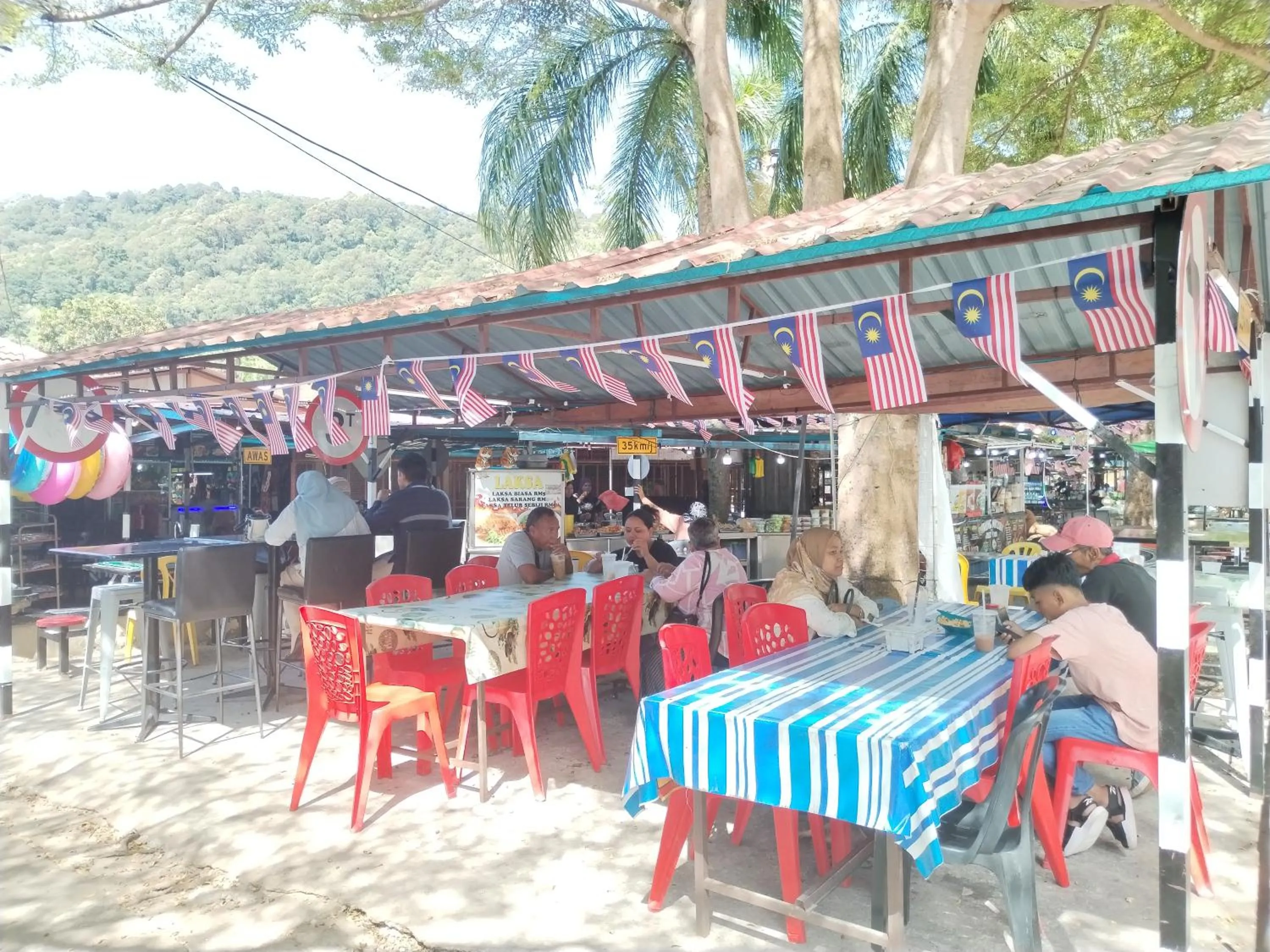 Food and drinks in Teluk Batik Holiday Apartment