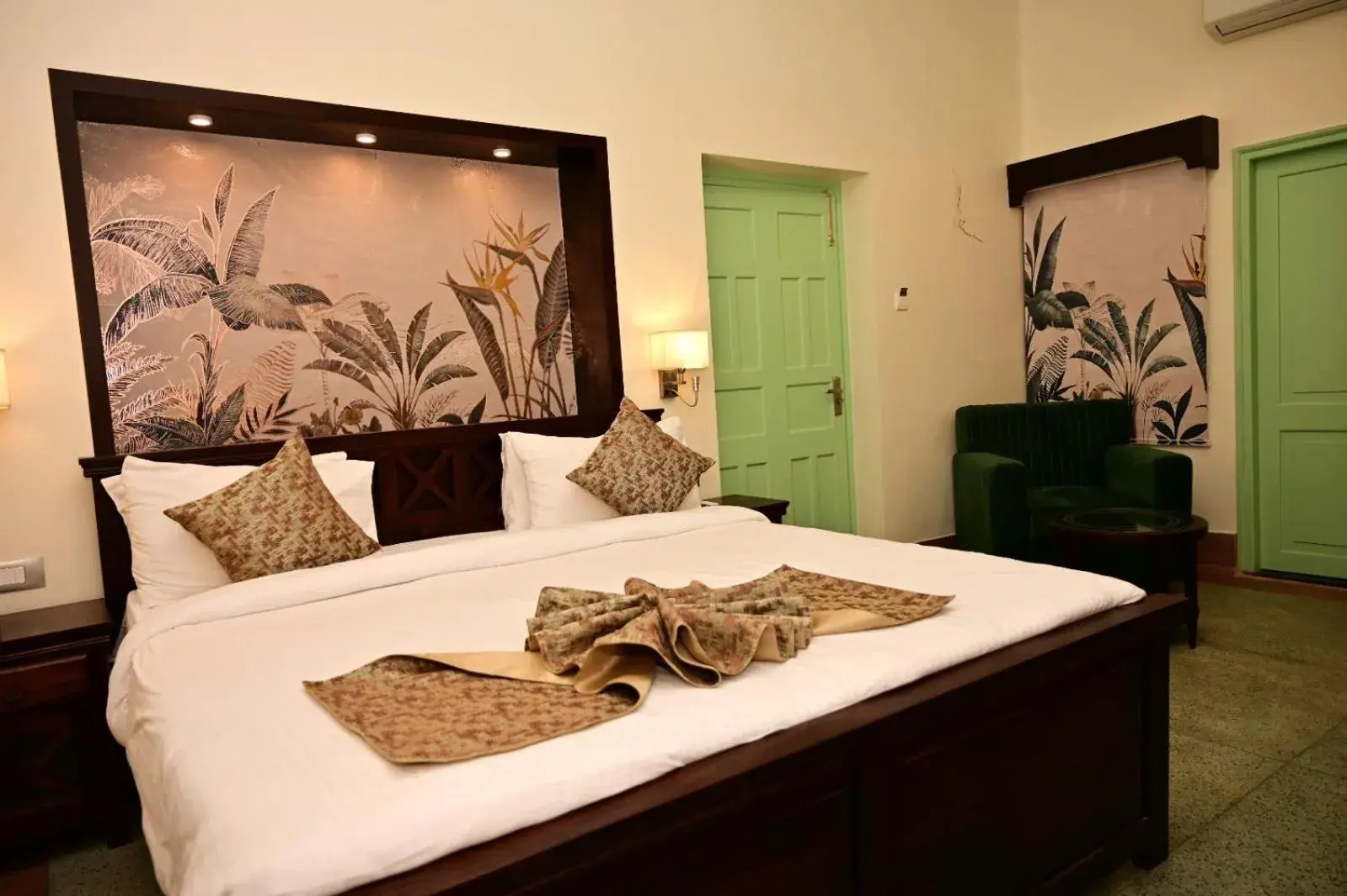 Bed in The Jais Boutique Stay Bed in The Jais Boutique Stay