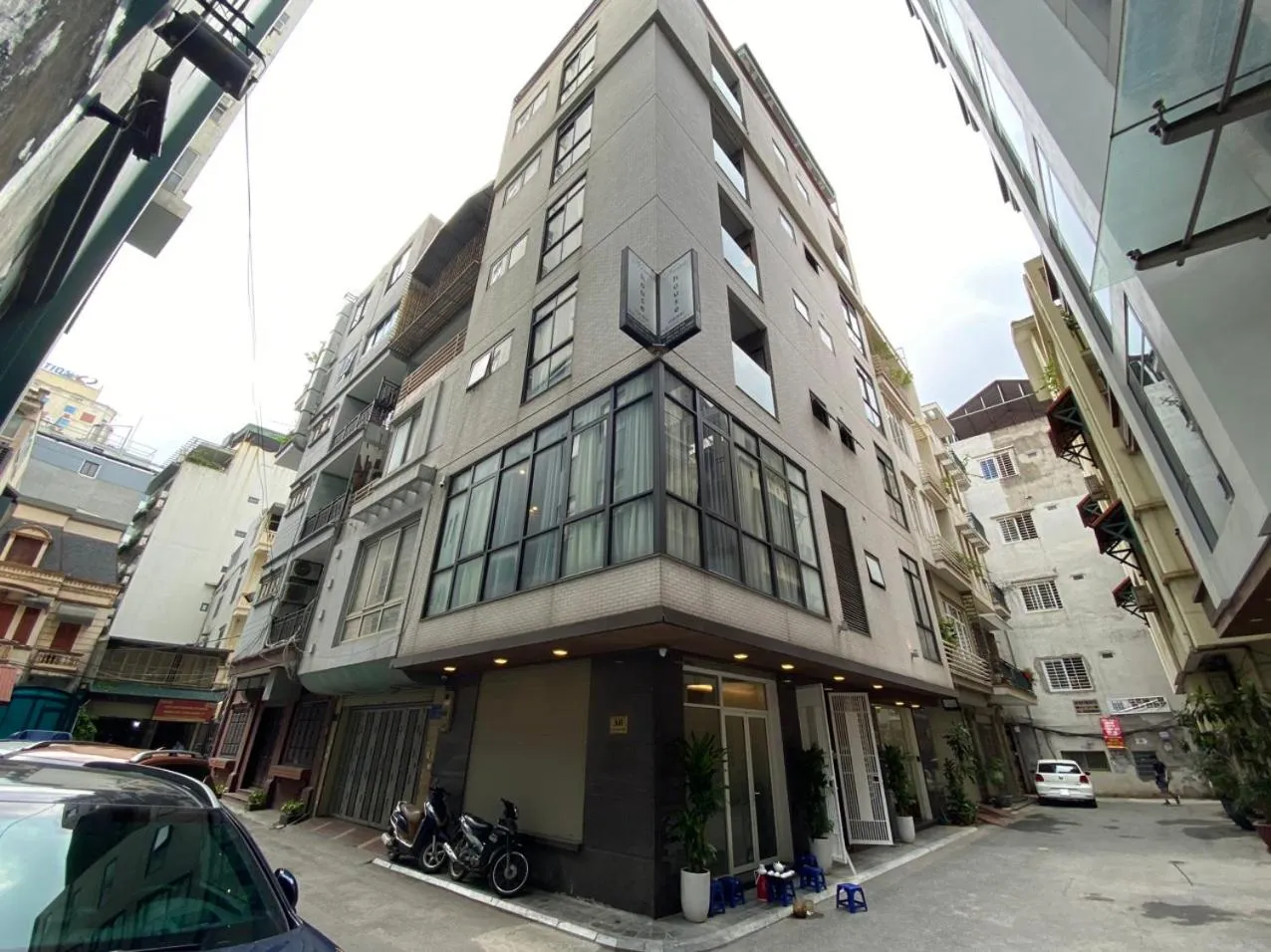 Property building in Hi.Home House near Lake