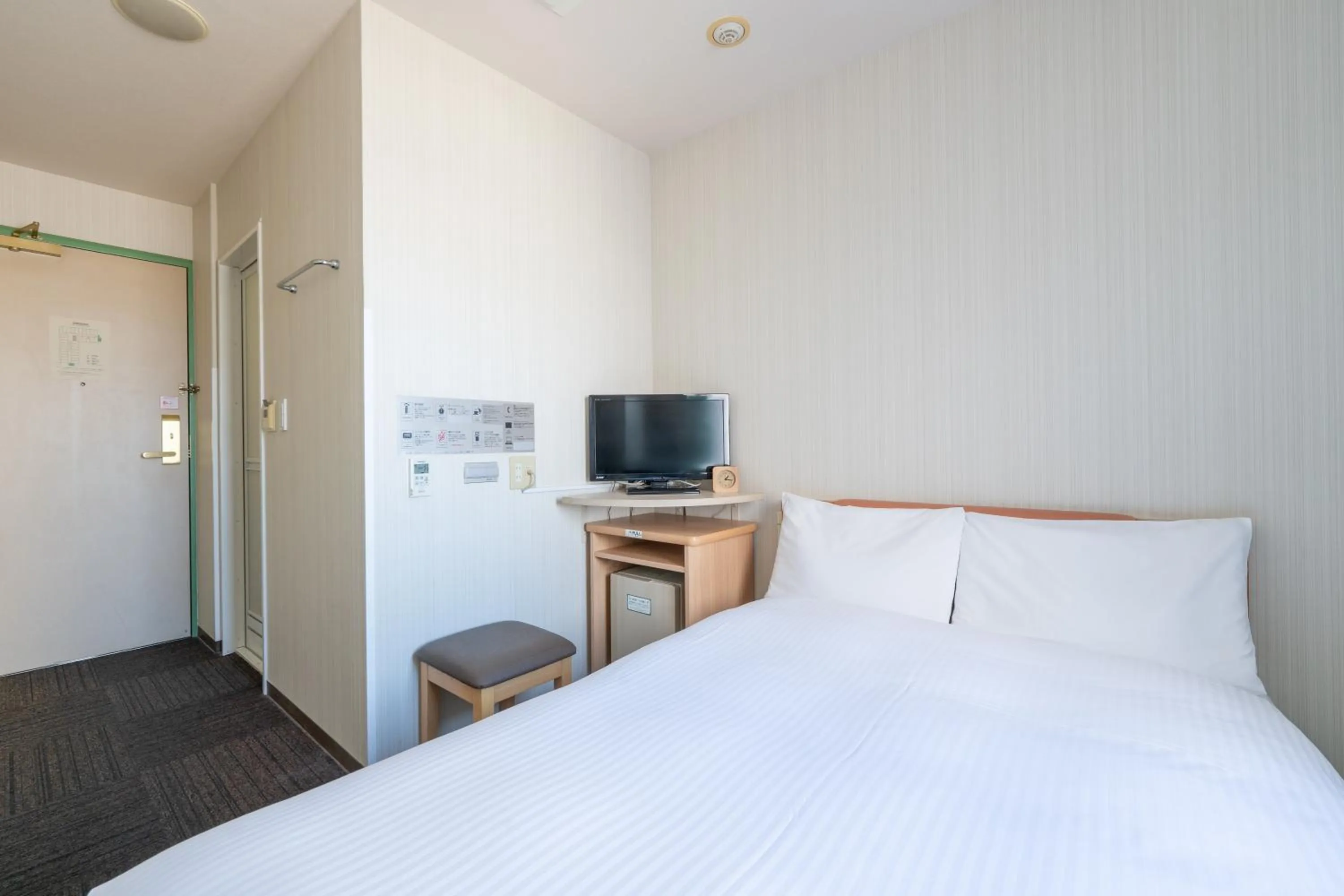 Photo of the whole room, Bed in Washington R&B Hotel Morioka Ekimae