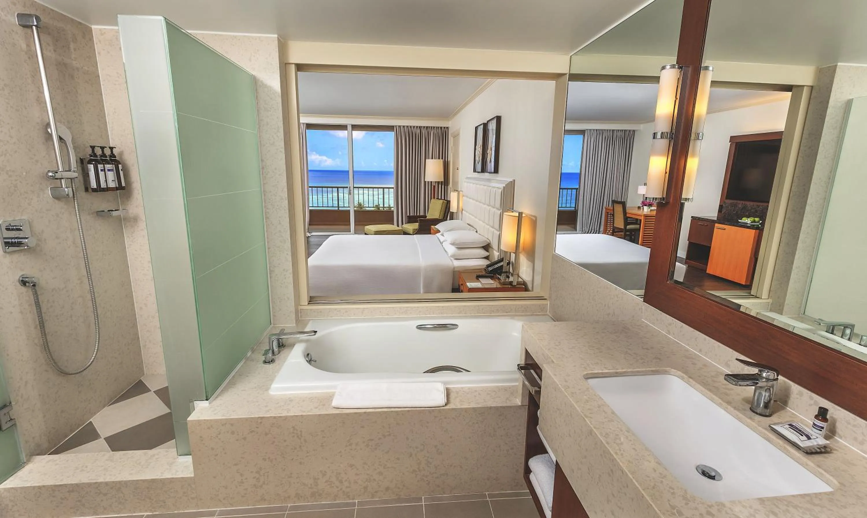 Shower, Bed in Hyatt Regency Guam