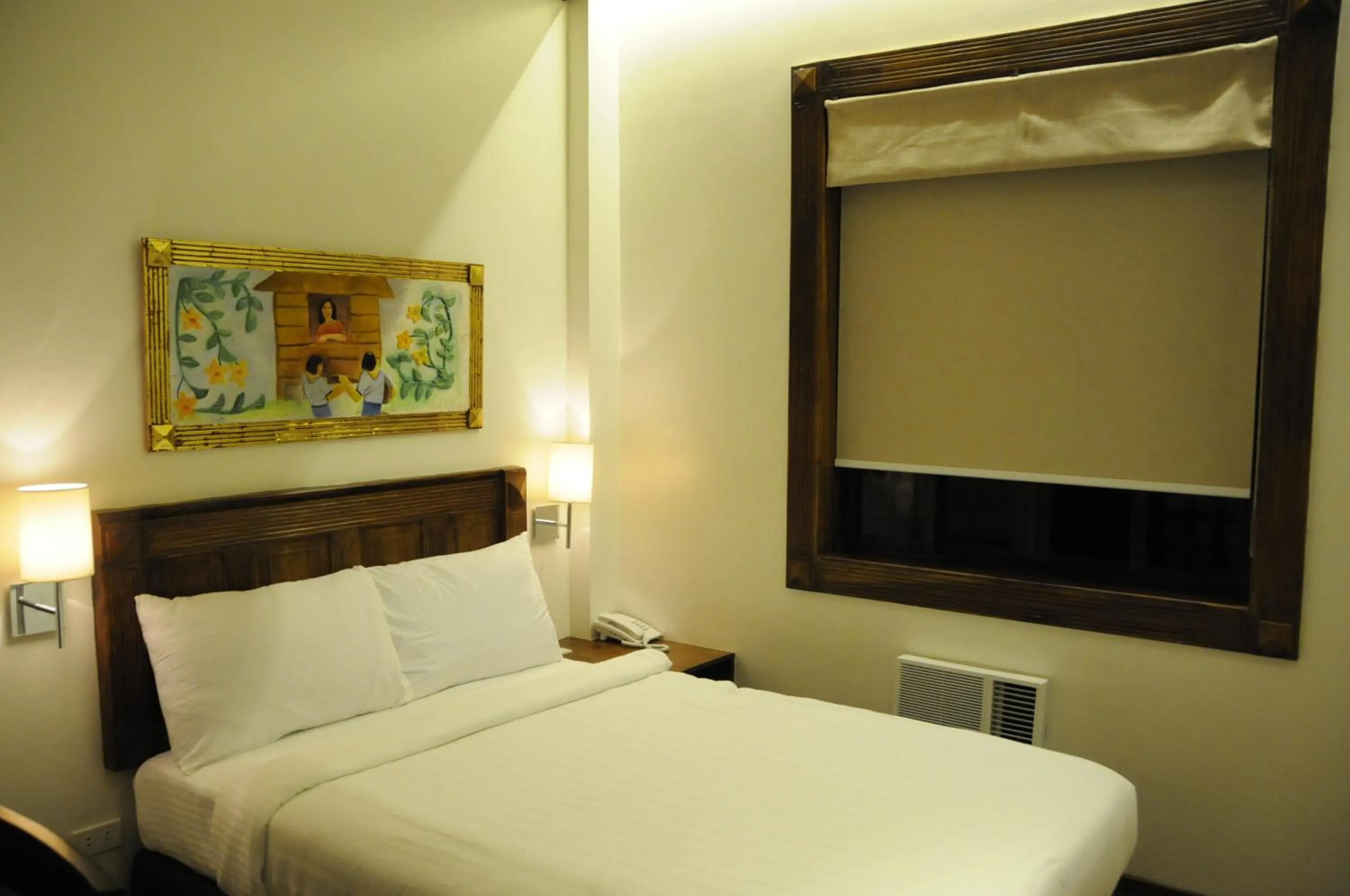 Photo of the whole room, Bed in Hotel Veneto De Vigan