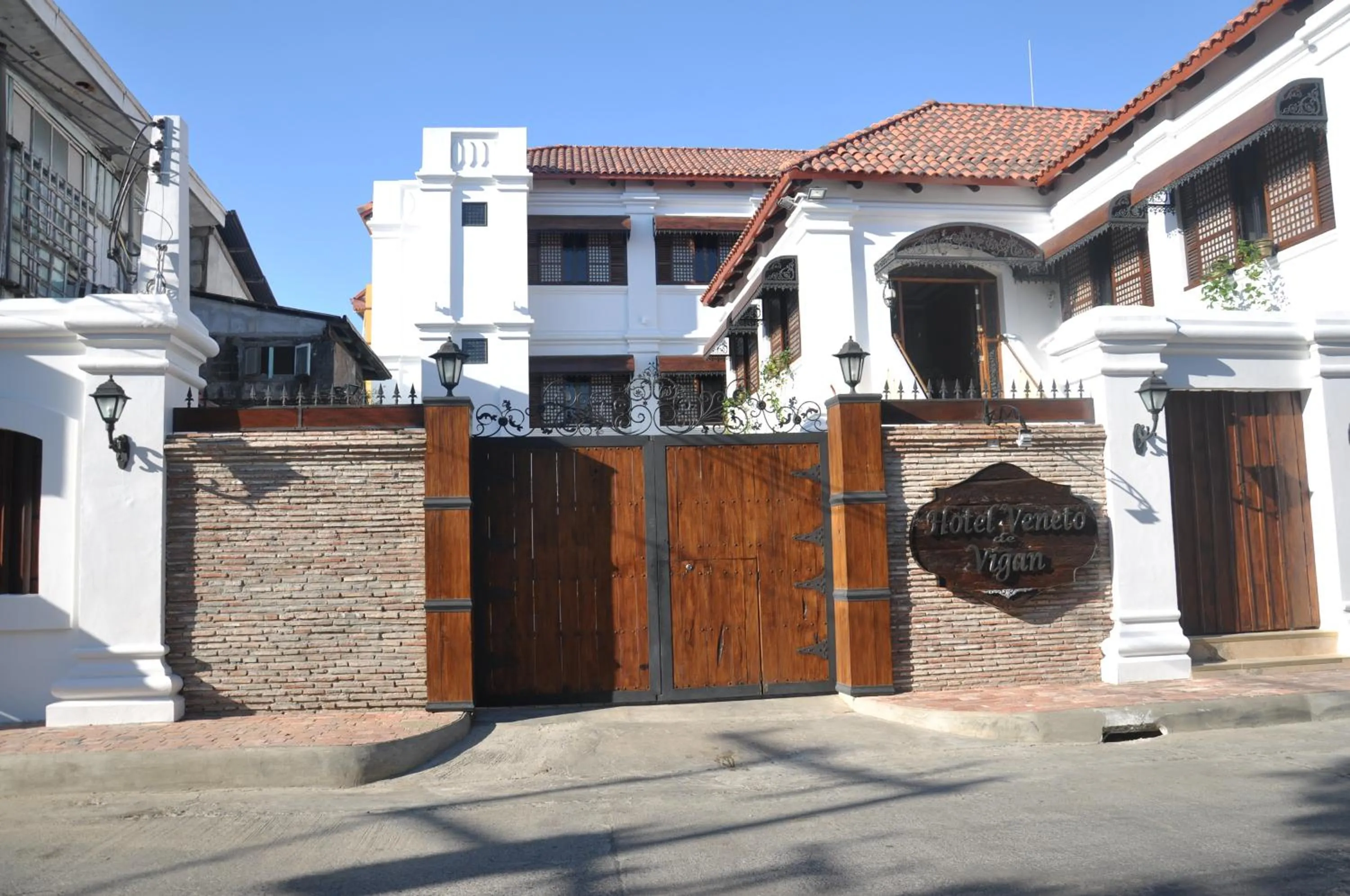 Property building in Hotel Veneto De Vigan