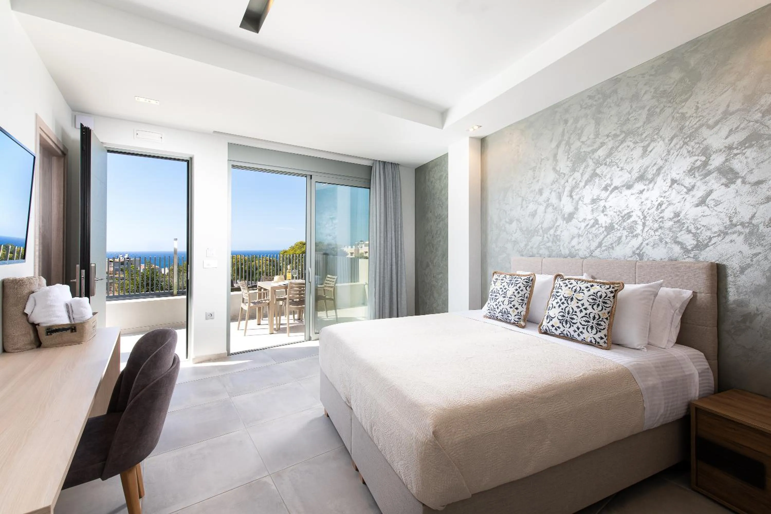 Bedroom, Bed in Heliades Residence