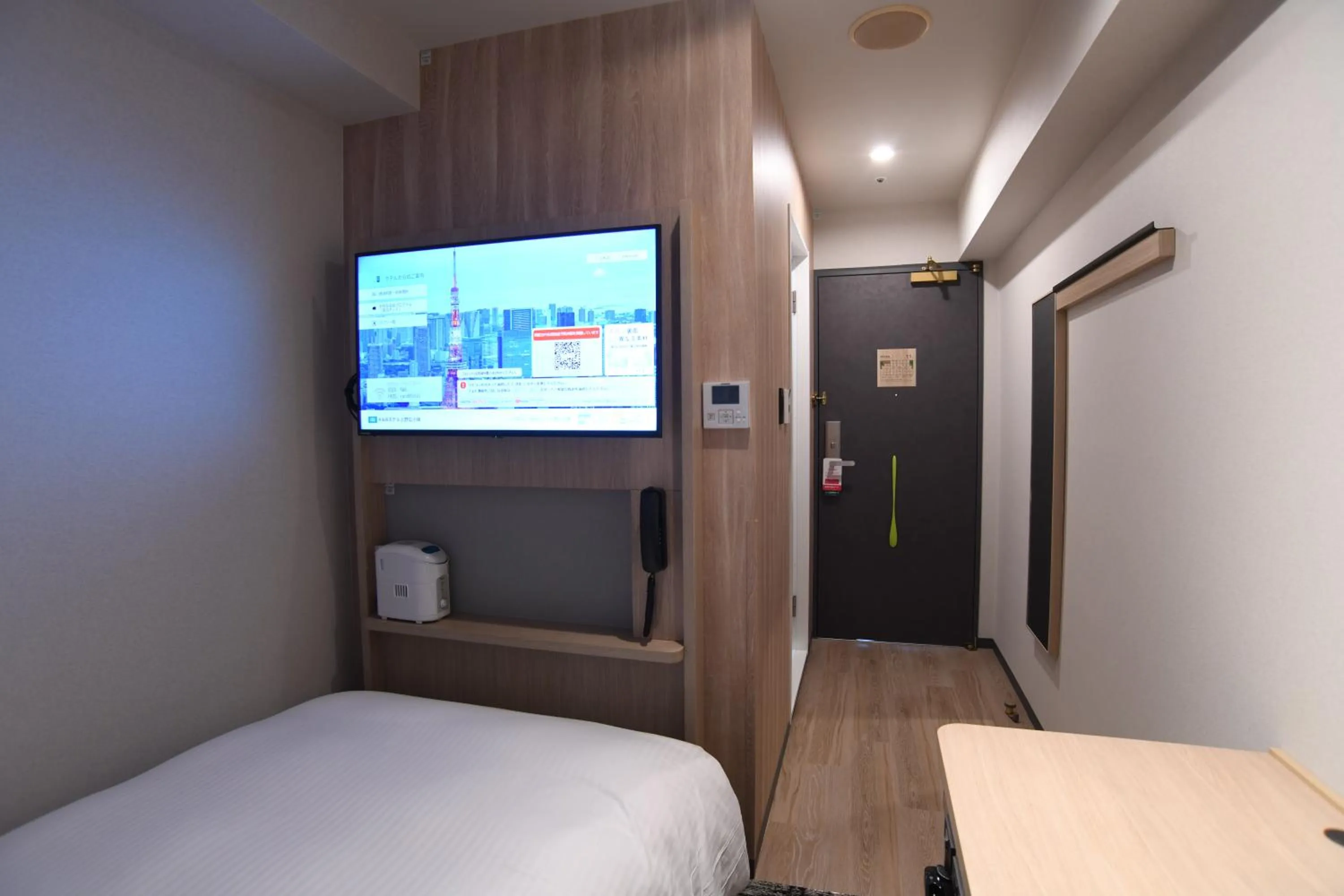 Photo of the whole room, Bed in WASHINGTON R&B Hotel Ueno Hirokoji