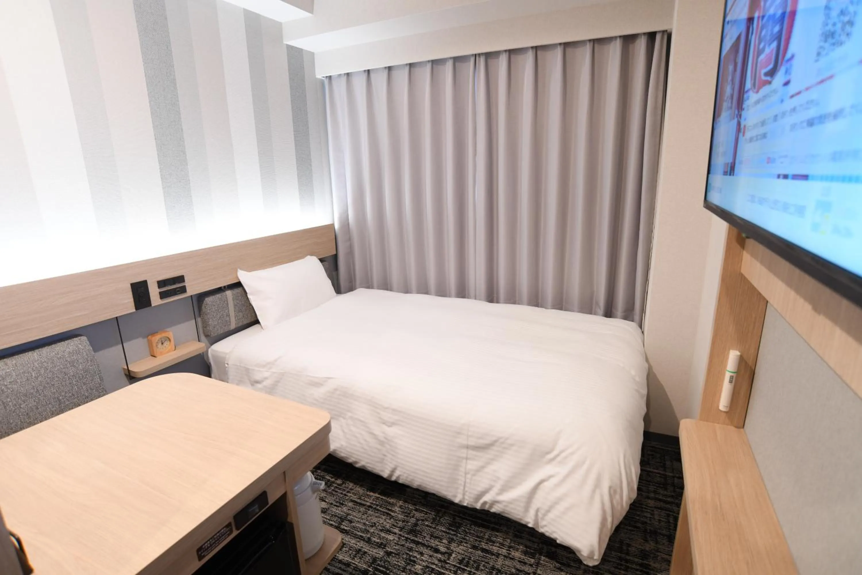 Photo of the whole room, Bed in WASHINGTON R&B Hotel Ueno Hirokoji