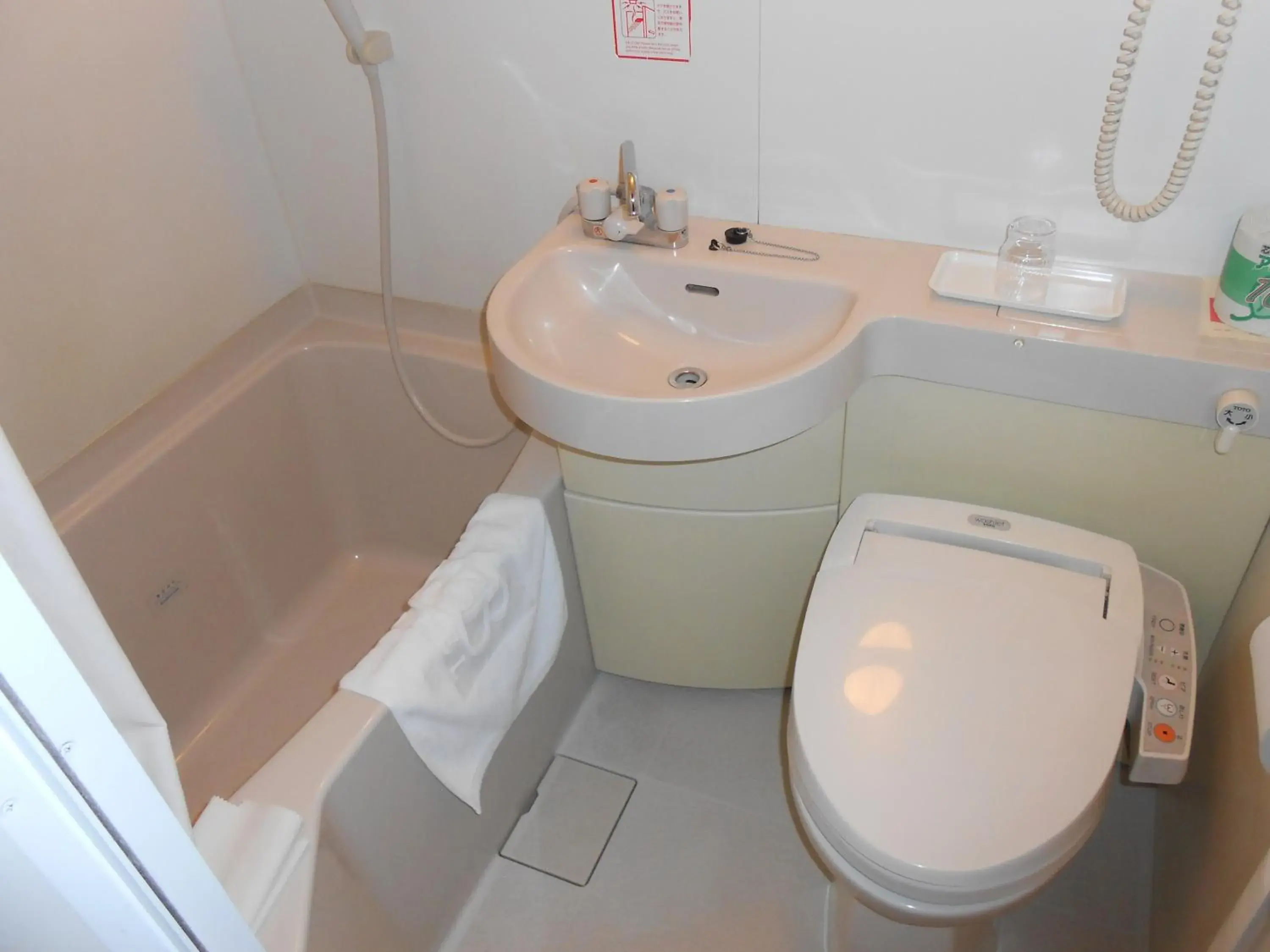 Double Room with Small Double Bed - single occupancy - Non-Smoking in Washington R&B Hotel Sendai Hirosedori Ekimae Double Room with Small Double Bed - single occupancy - Non-Smoking in Washington R&B Hotel Sendai Hirosedori Ekimae