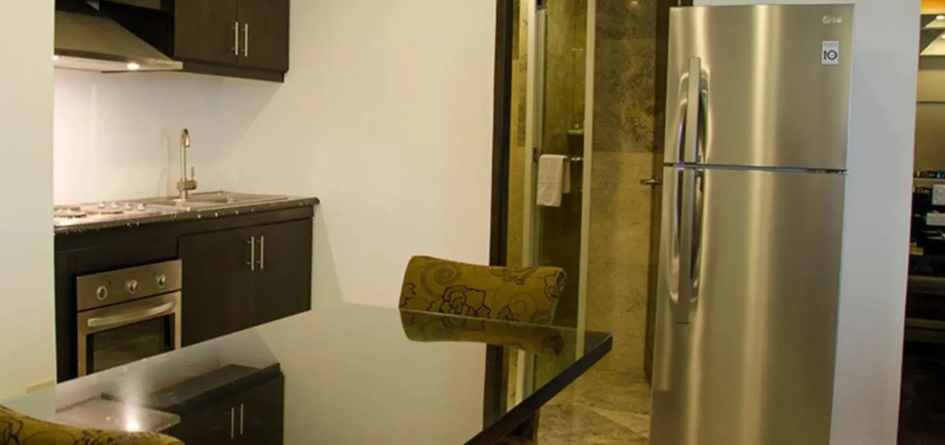 Residential Suite in The Penthouse Hotel and Residences Residential Suite in The Penthouse Hotel and Residences