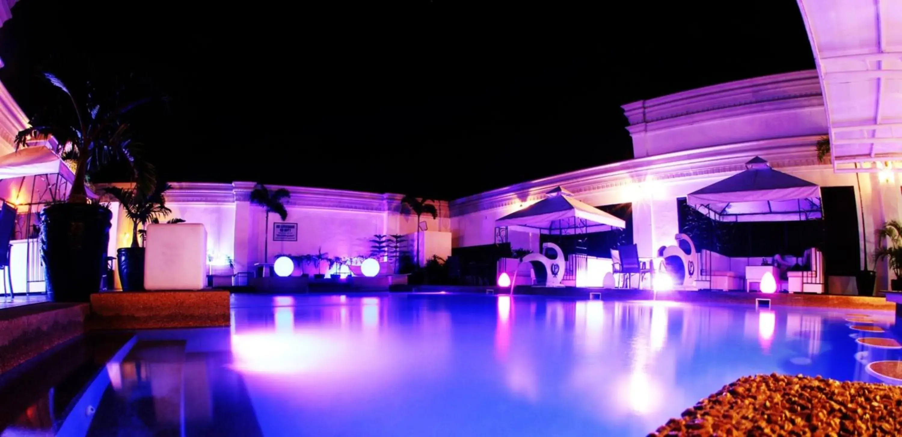 Lounge or bar in The Penthouse Hotel and Residences Lounge or bar in The Penthouse Hotel and Residences