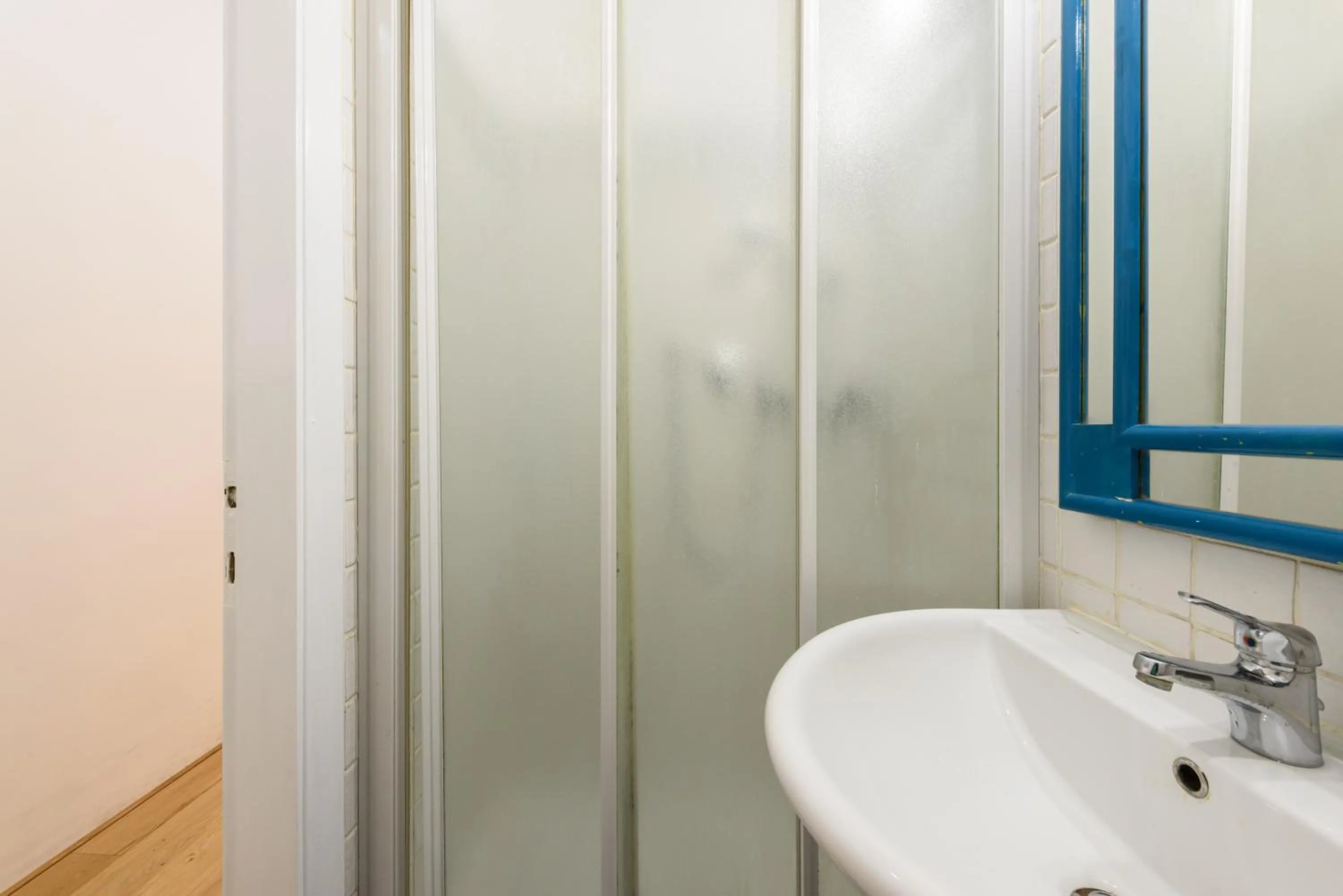 Shower in Lucky House by Mmega