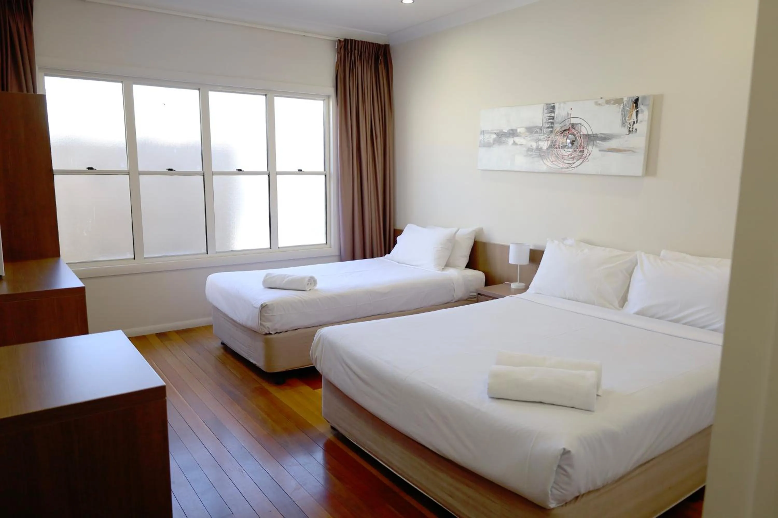 Photo of the whole room, Bed in The Australian Hotel Motel