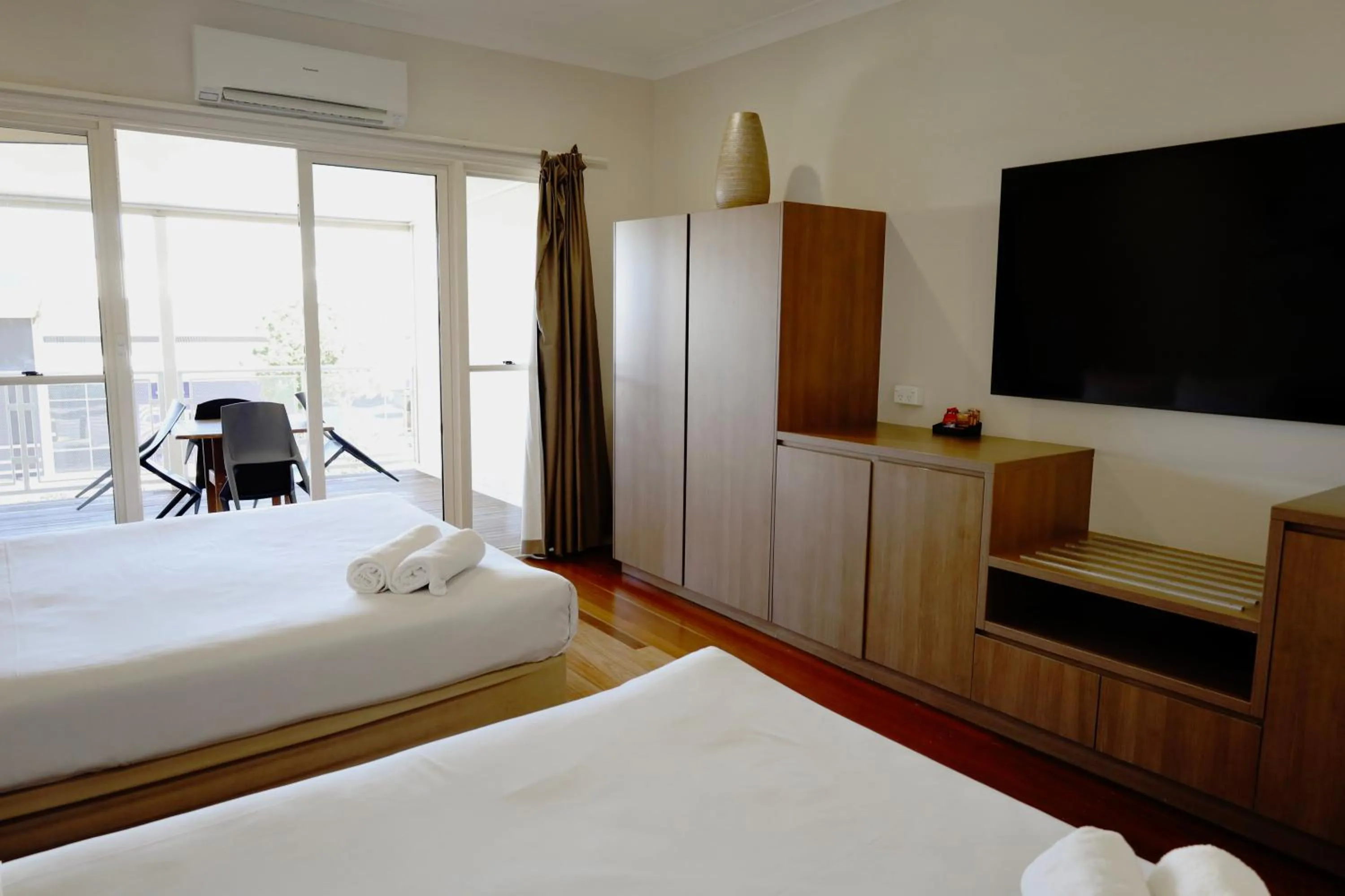 Bedroom, Bed in The Australian Hotel Motel