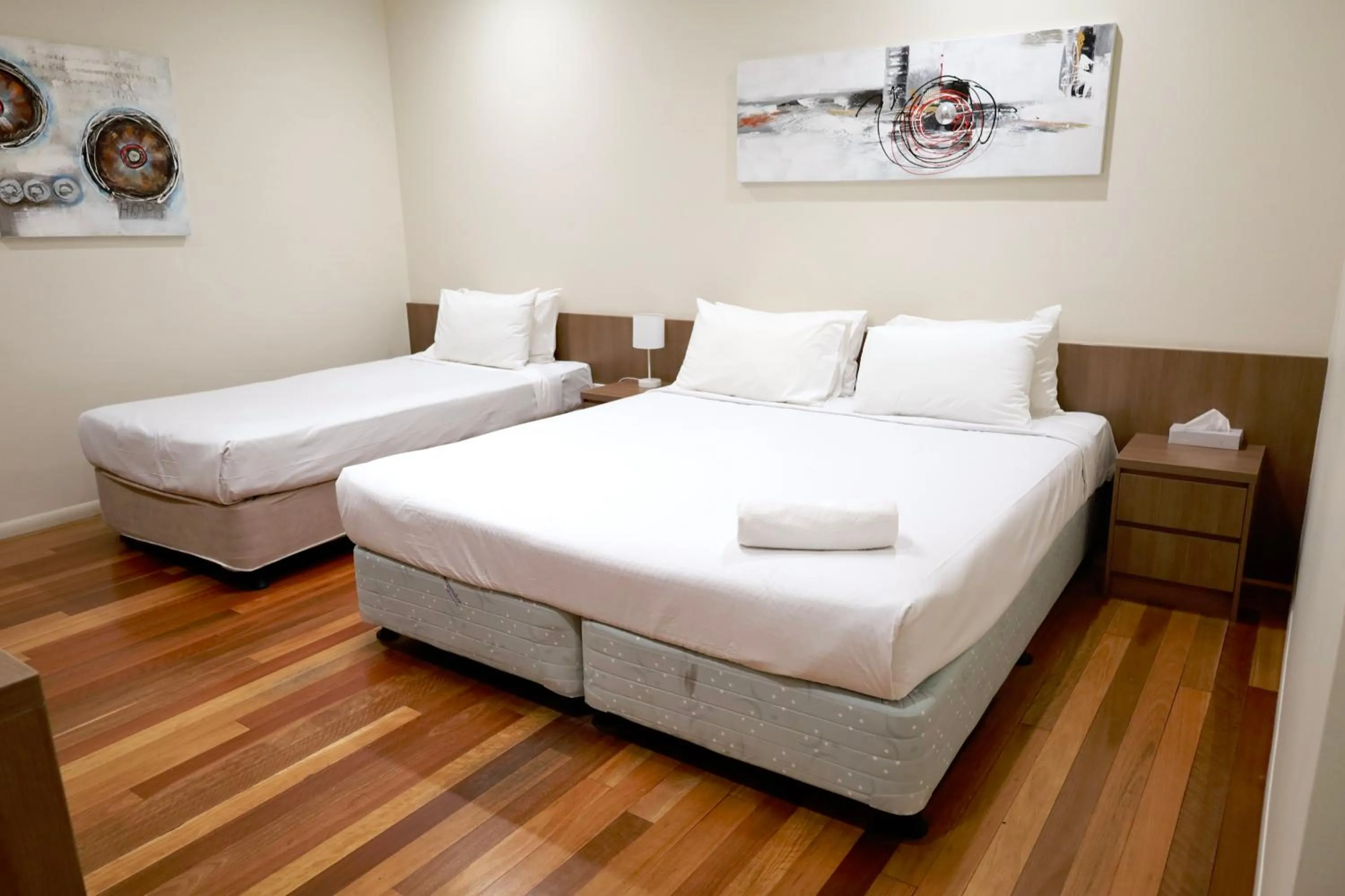 Bed in The Australian Hotel Motel