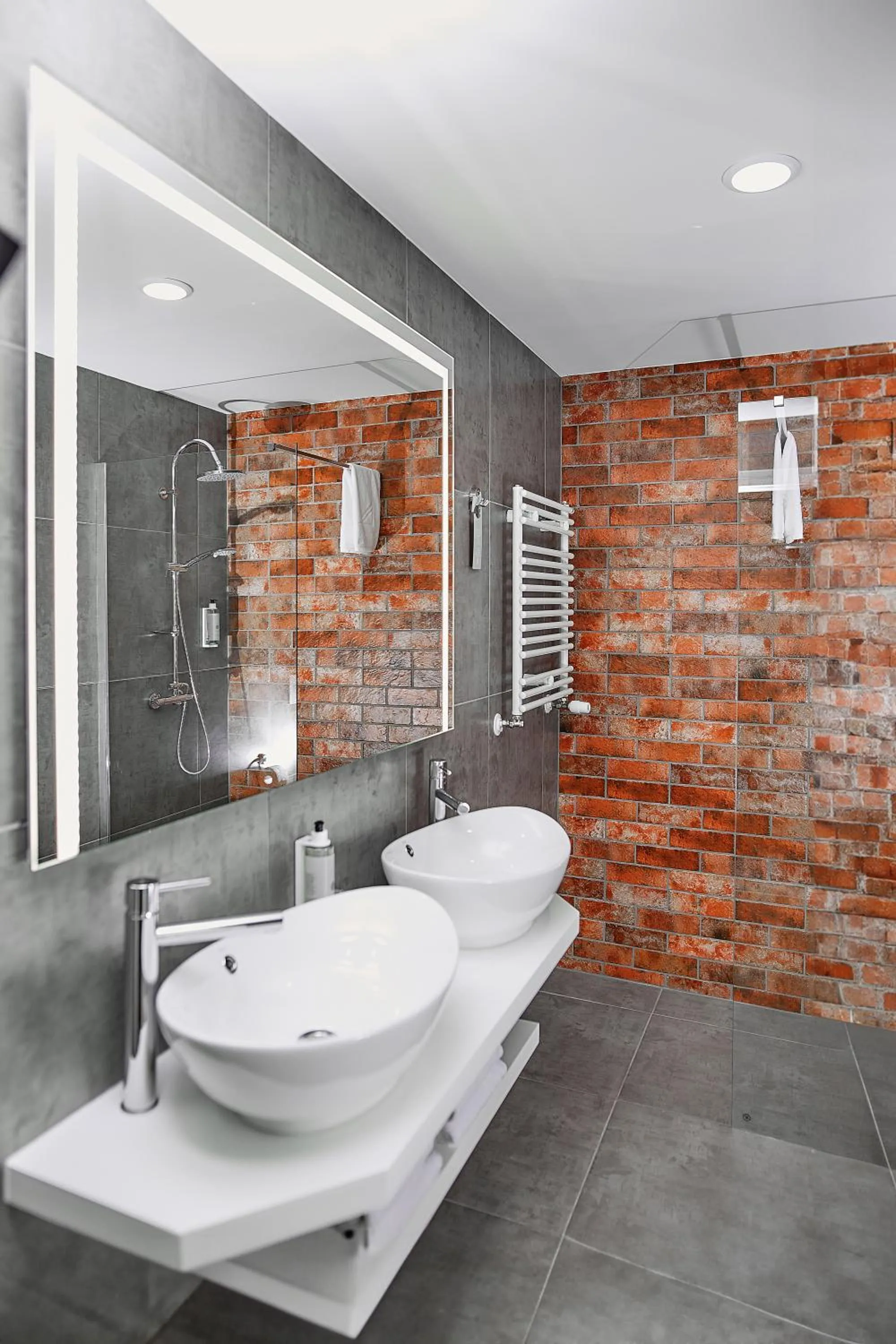 Shower in Tulip Inn Żyrardów