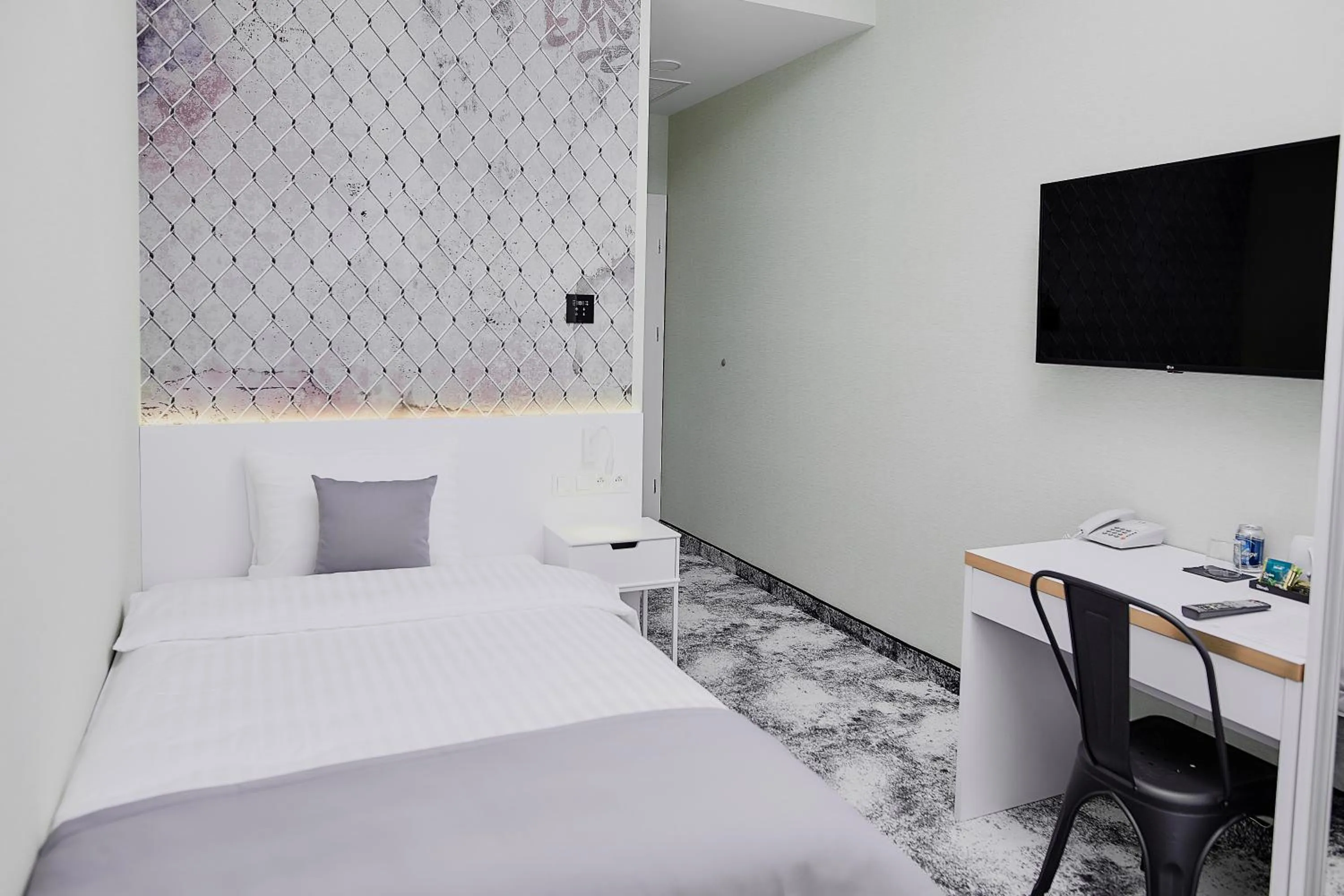 Photo of the whole room, Bed in Tulip Inn Żyrardów