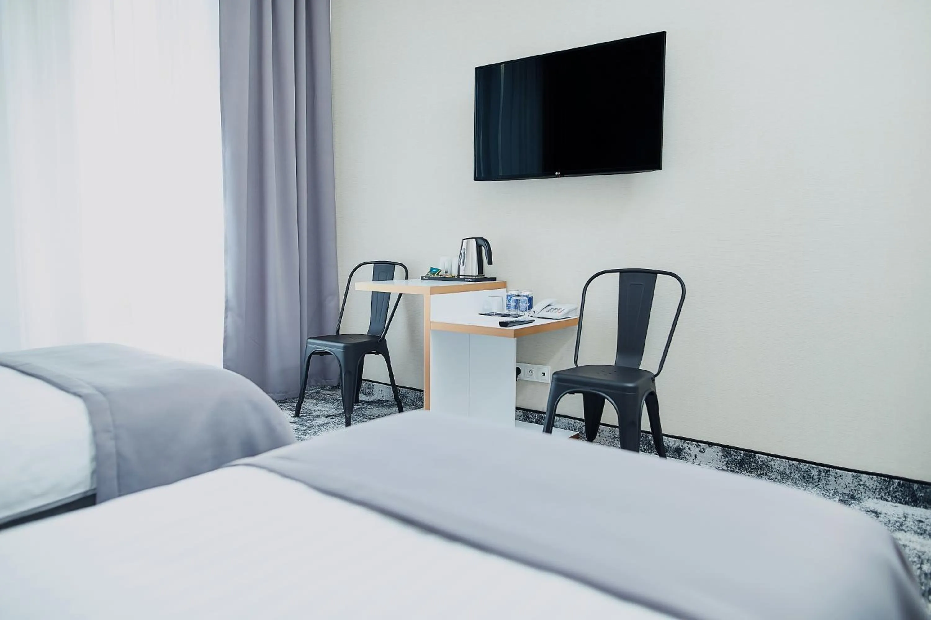 Photo of the whole room, Bed in Tulip Inn Żyrardów