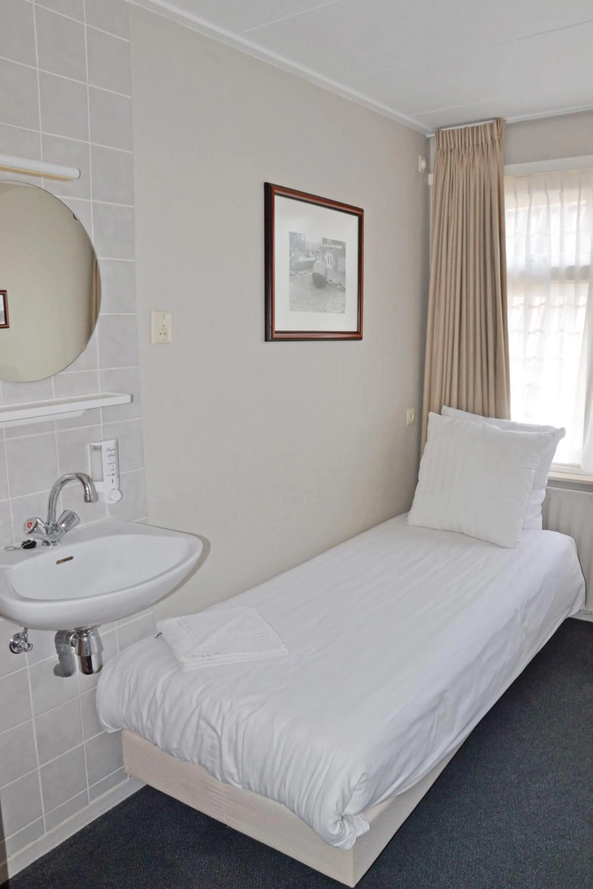 Budget Double Room in Fletcher Hotel Restaurant Koogerend