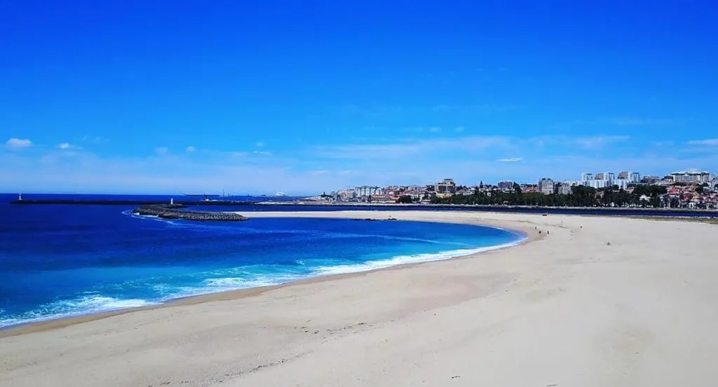 Beach in Oporto, sea view and marina