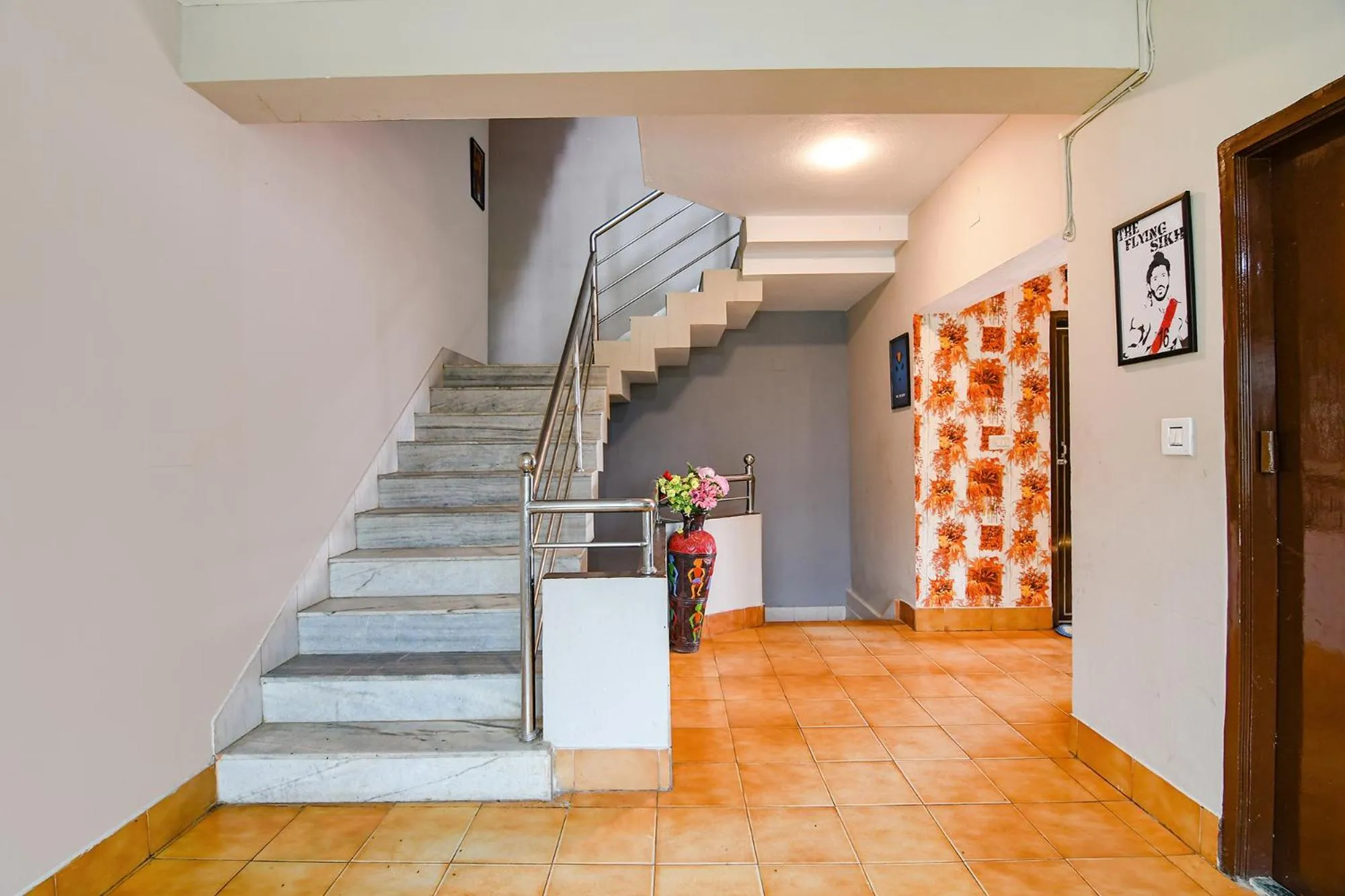 Lobby or reception in FabHotel Bollywood 2.0