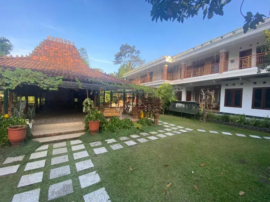 Property building in Homestay Joglo Seruni Syariah Property building in Homestay Joglo Seruni Syariah