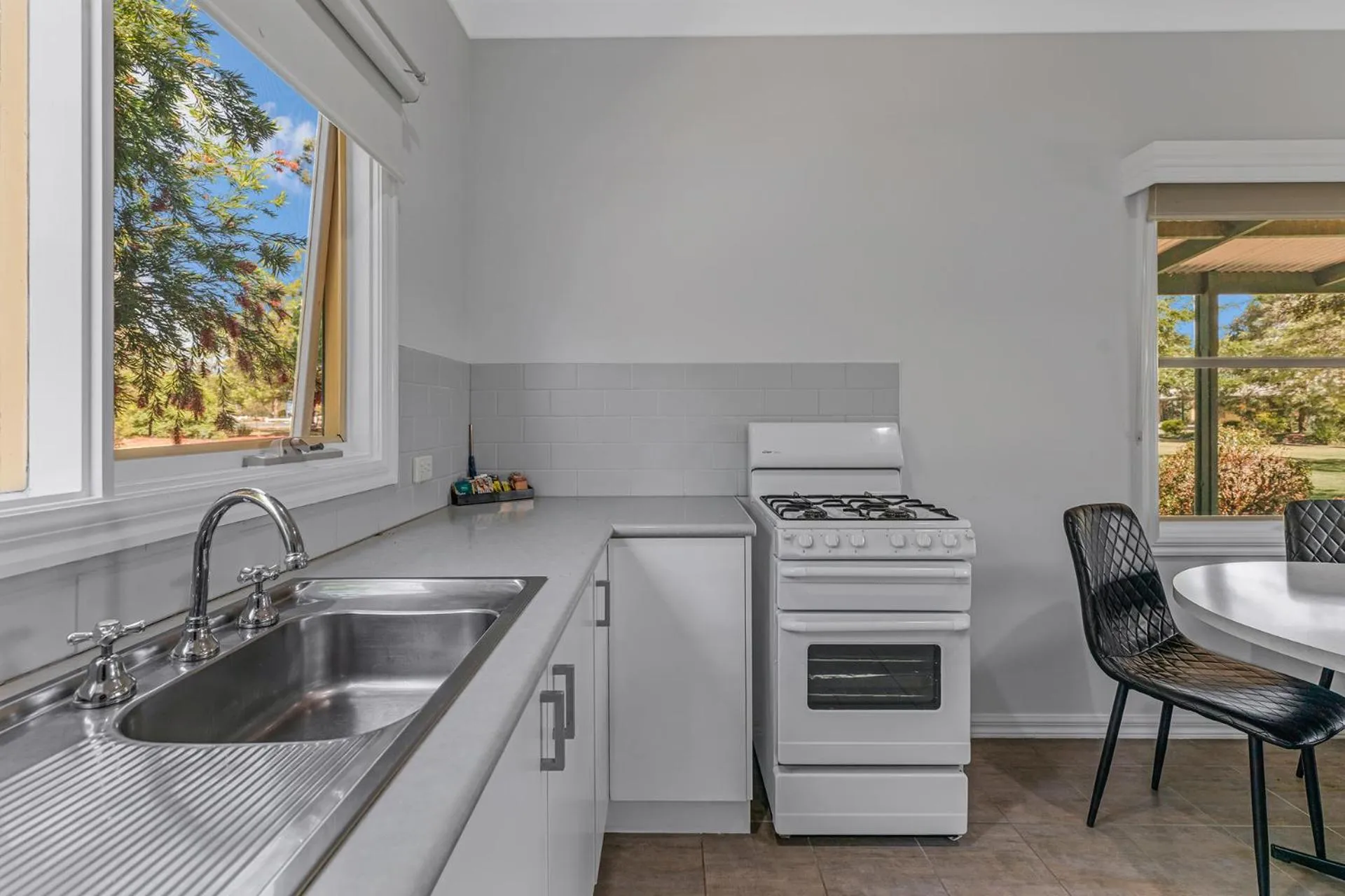 Kitchen or kitchenette in Murray River Resort