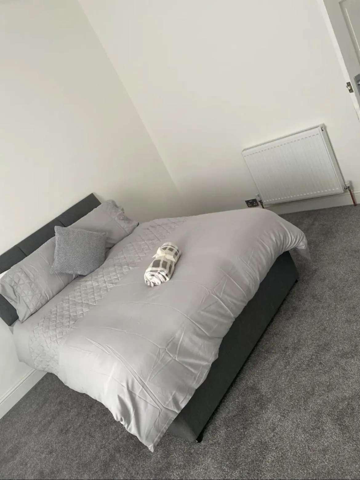 Bedroom, Bed in Denton House