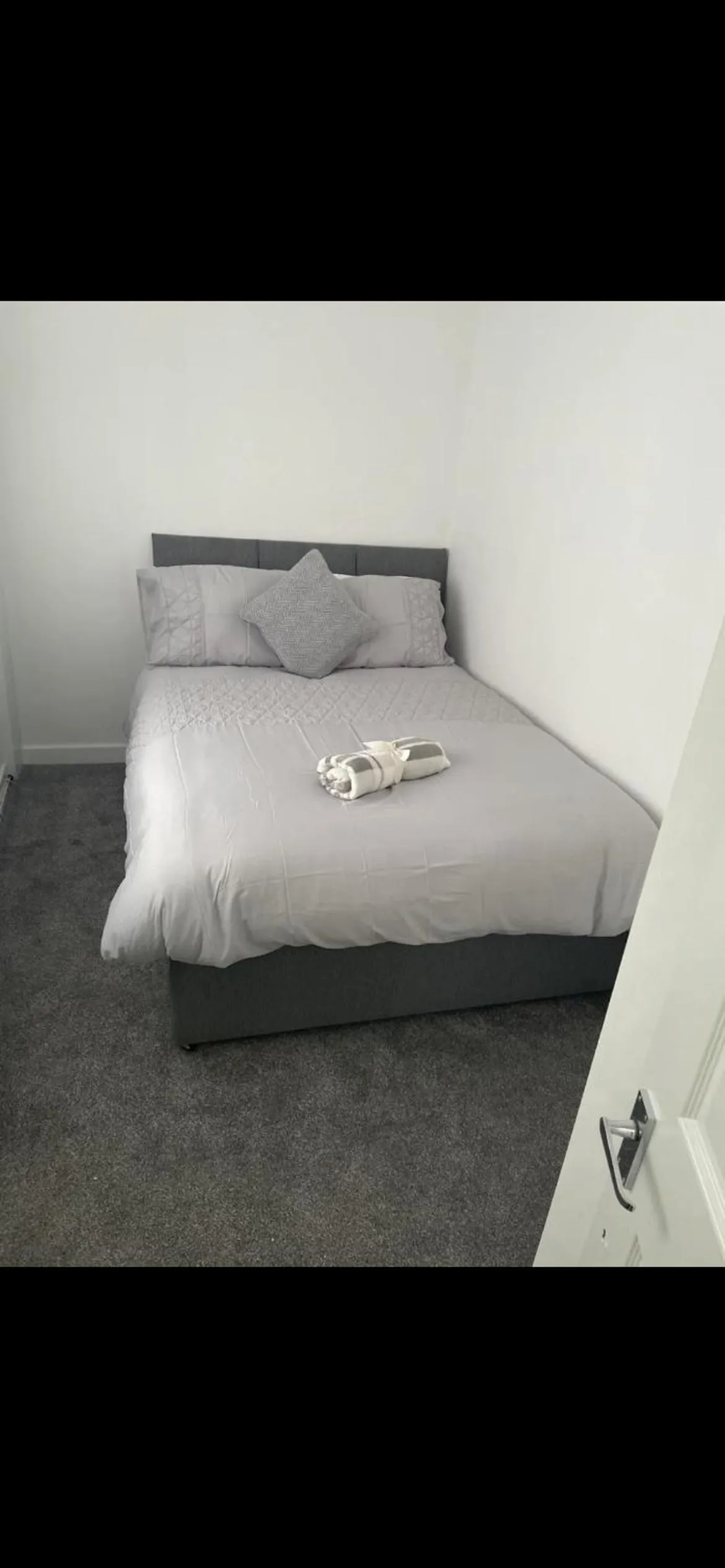 Bedroom, Bed in Denton House