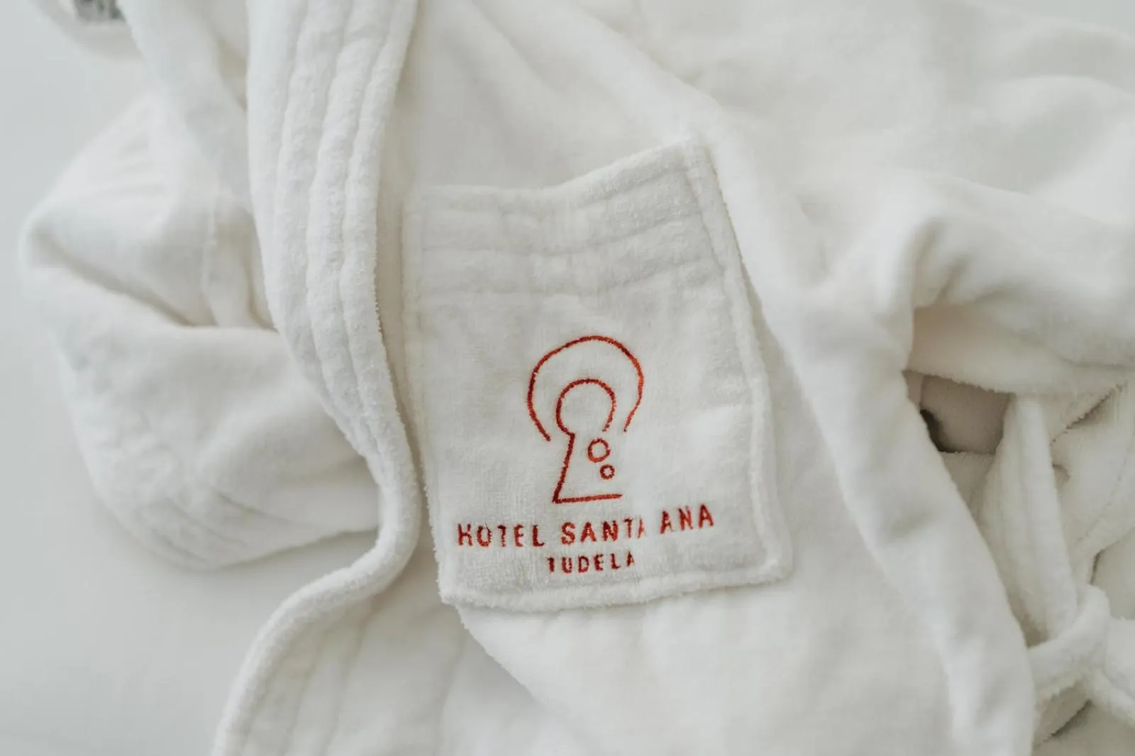 Logo/Certificate/Sign in Hotel Santa Ana Tudela