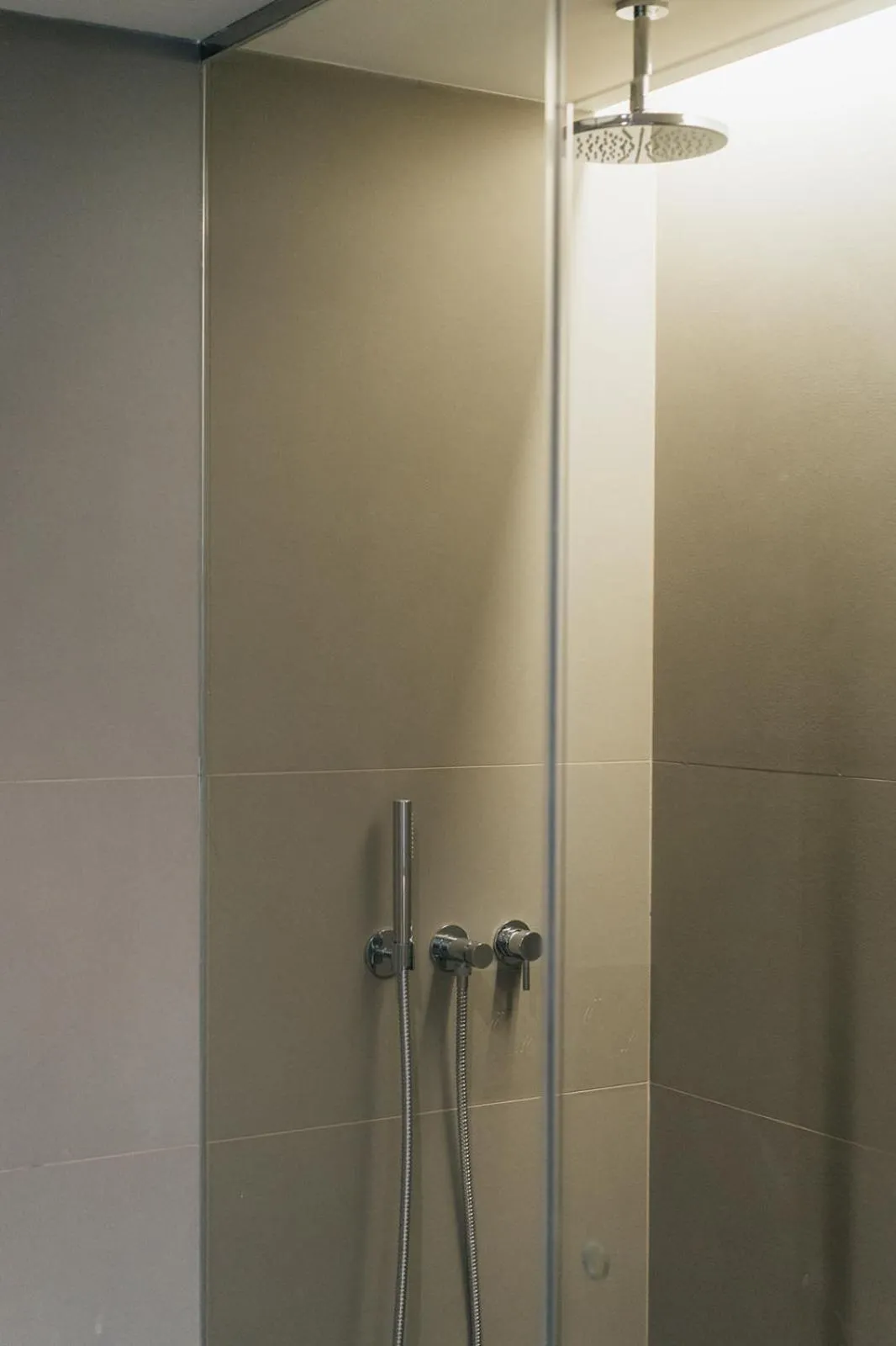 Shower in Hotel Santa Ana Tudela