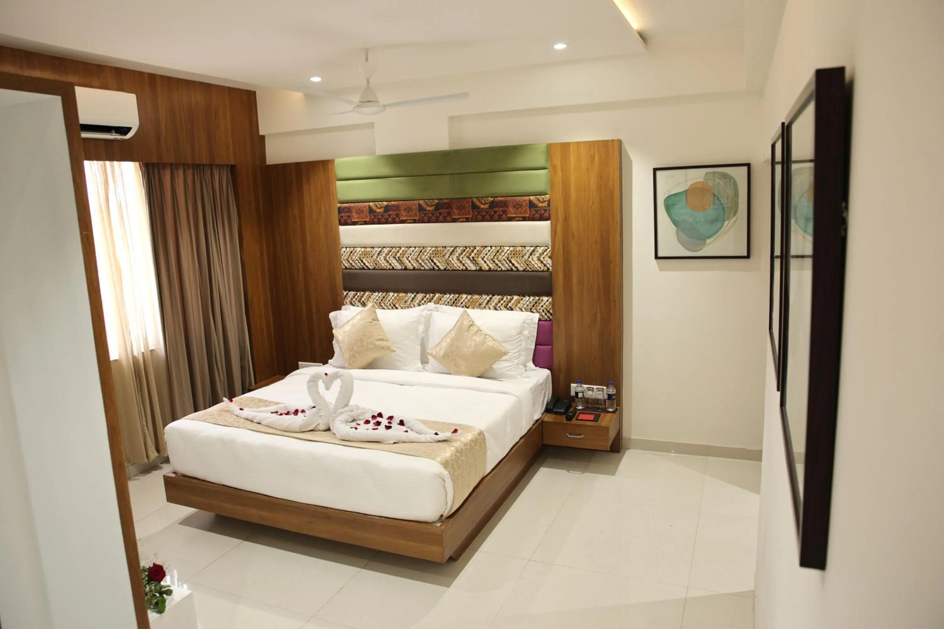 Bed in Lords Eco Inn, Ambaji