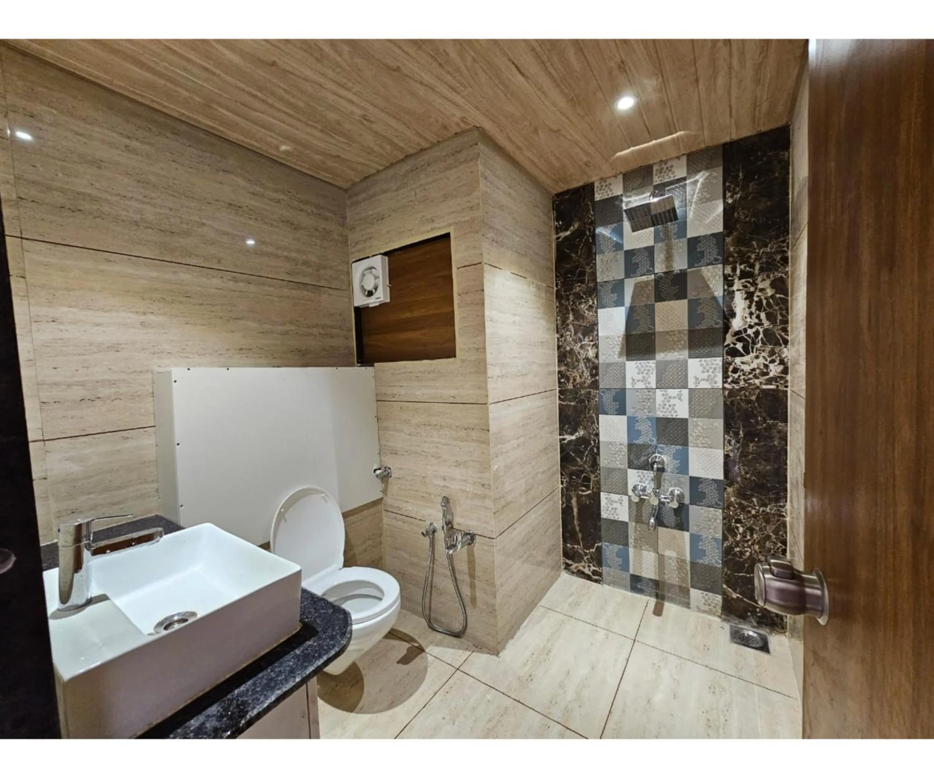 Shower in Lords Eco Inn, Ambaji