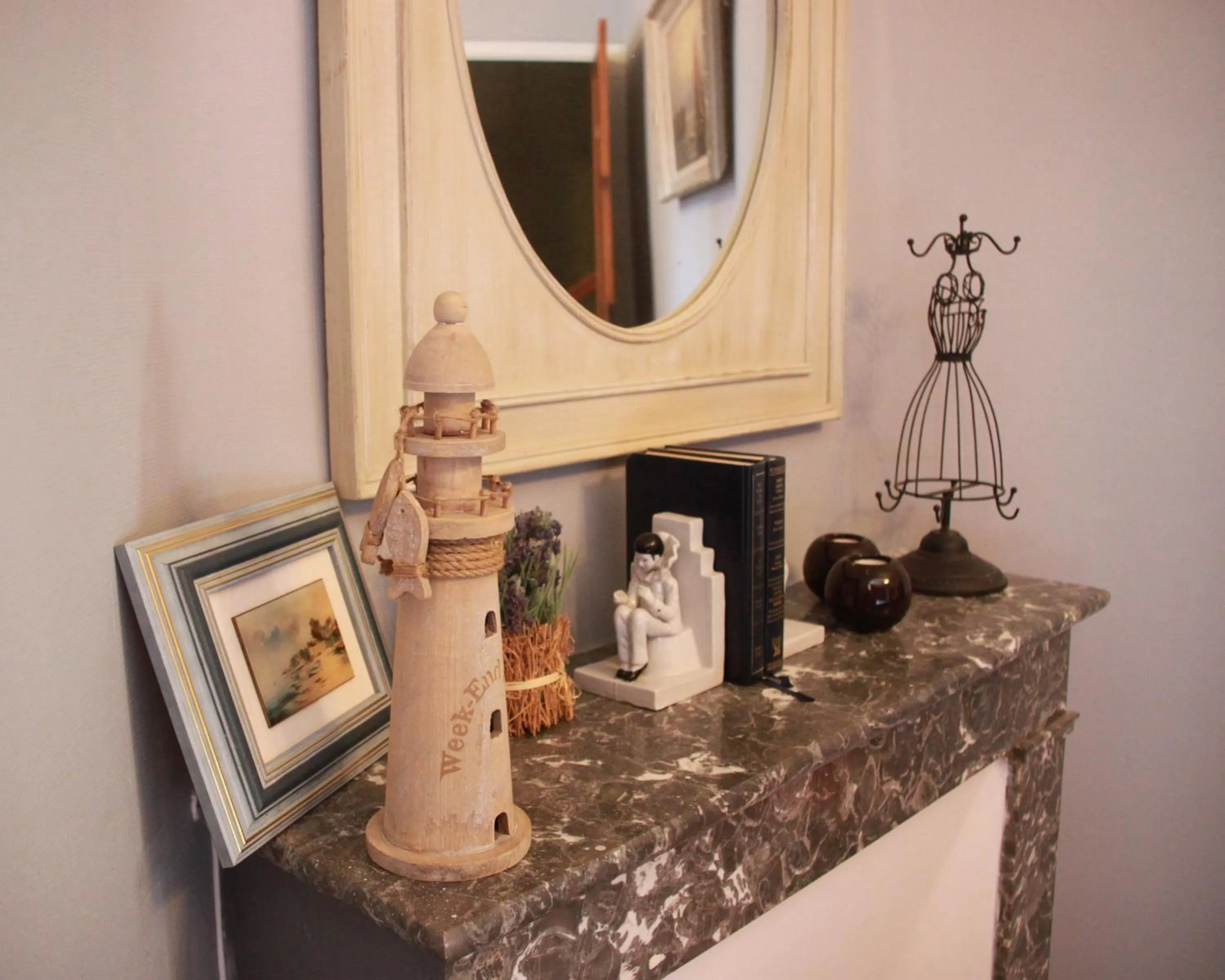 Decorative detail in L'Entrée Chambres d'Hôtes Bar & Restaurant