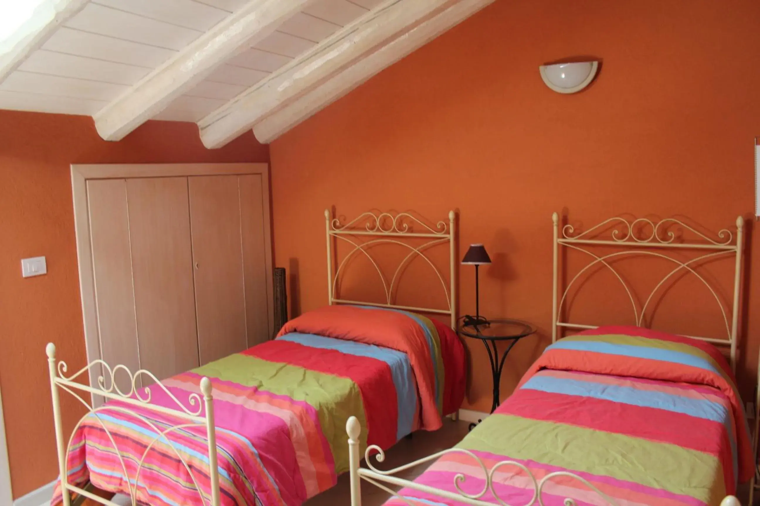 Twin Room - single occupancy in Hotel Porta Santa Maria Twin Room - single occupancy in Hotel Porta Santa Maria