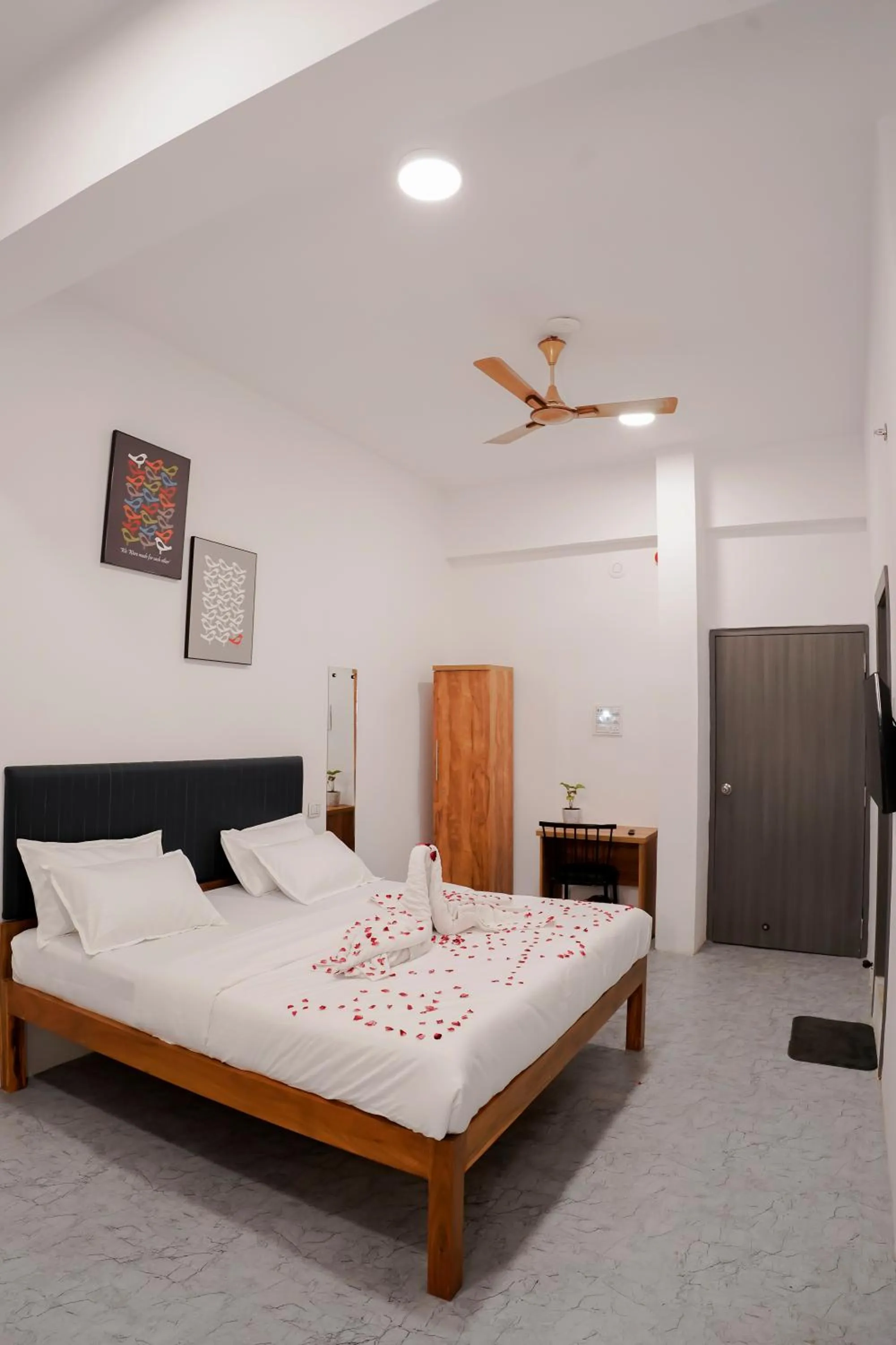 Bed in Hotel Royal Accord