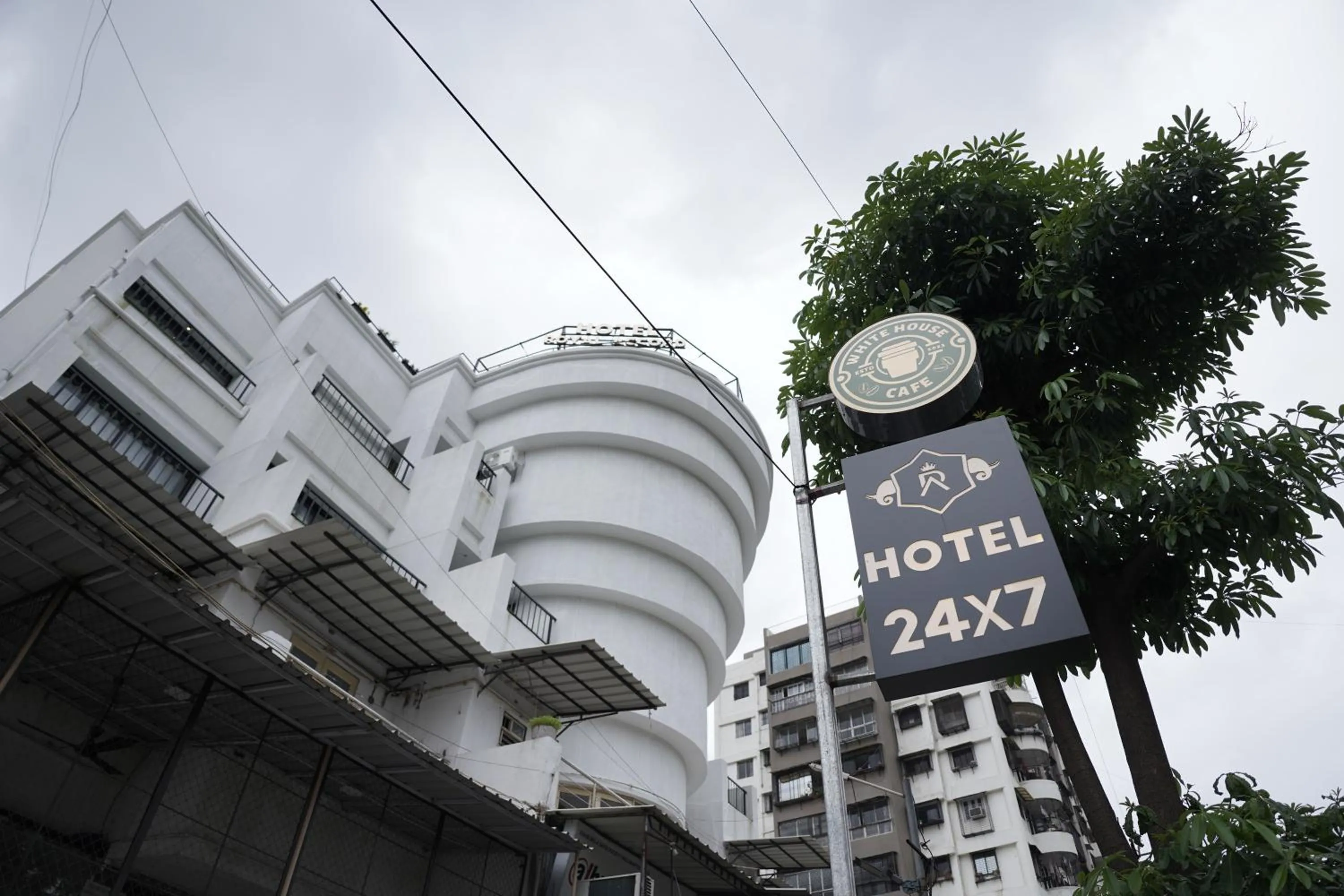 Facade/entrance in Hotel Royal Accord
