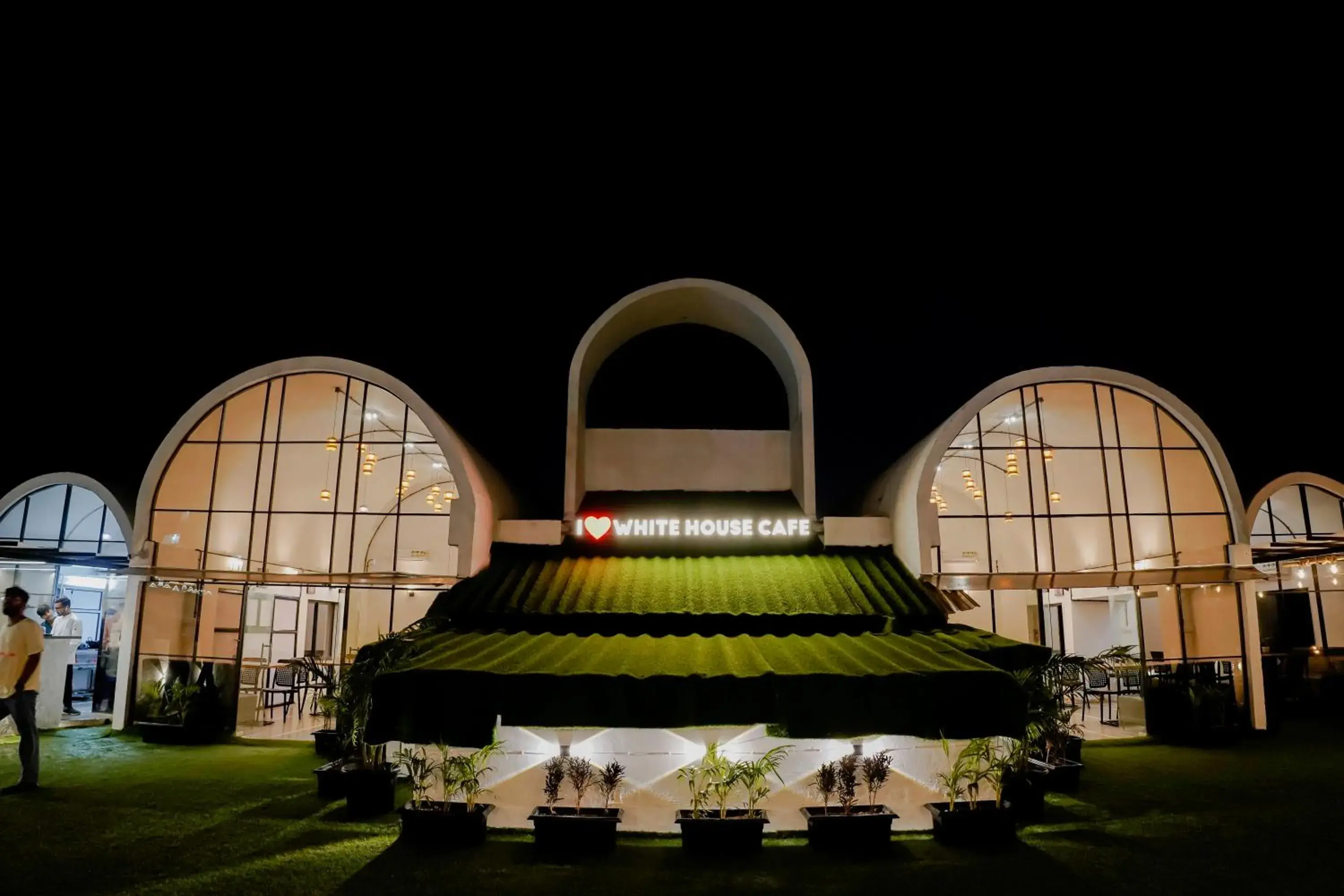 Restaurant/places to eat in Hotel Royal Accord Restaurant/places to eat in Hotel Royal Accord