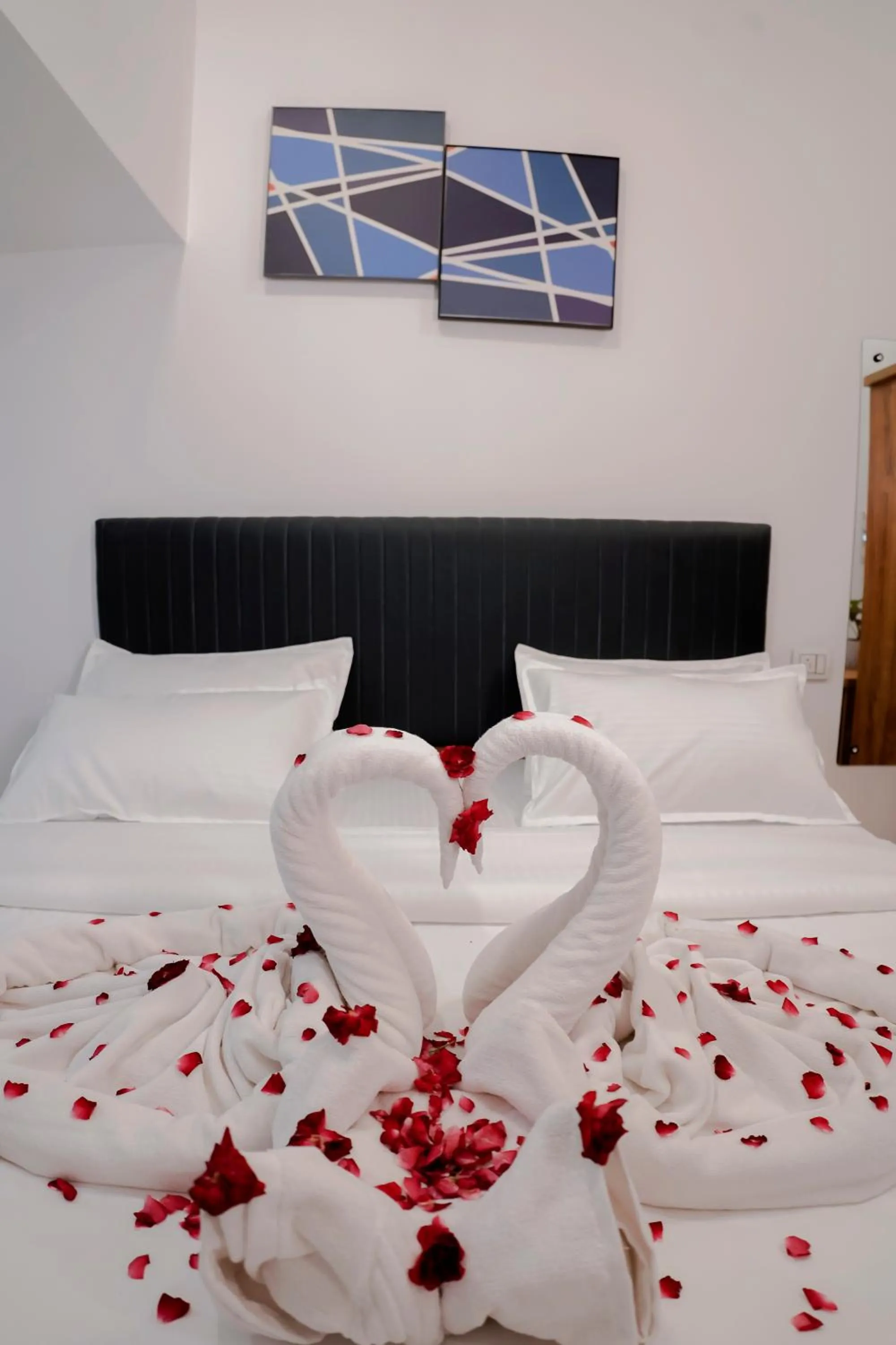 Bedroom, Bed in Hotel Royal Accord