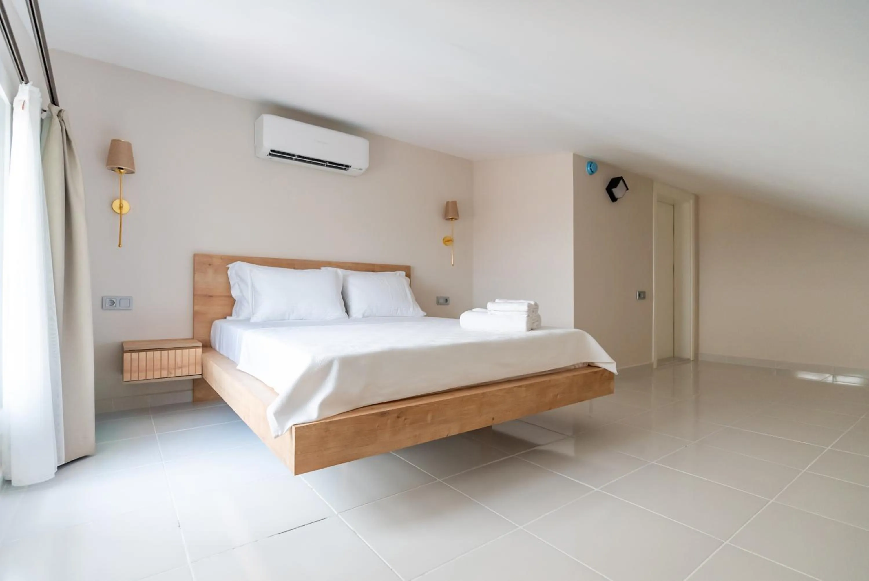 Bed in Soul House Kuşadası