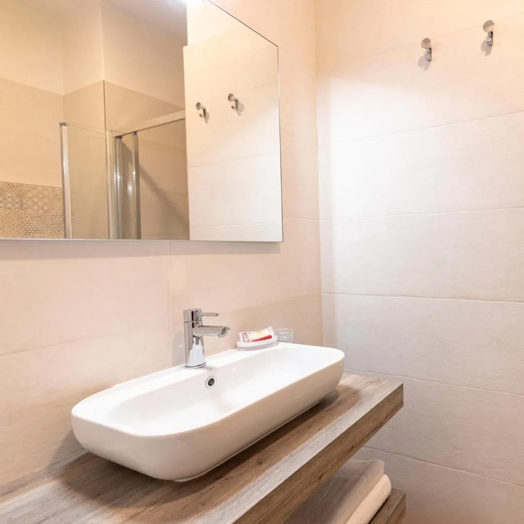 Shower in Hotel Paolina