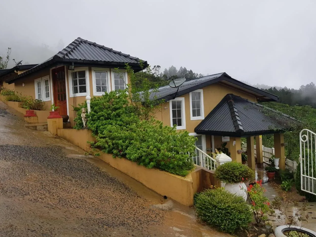 Property building in Lassana Holiday Bungalow